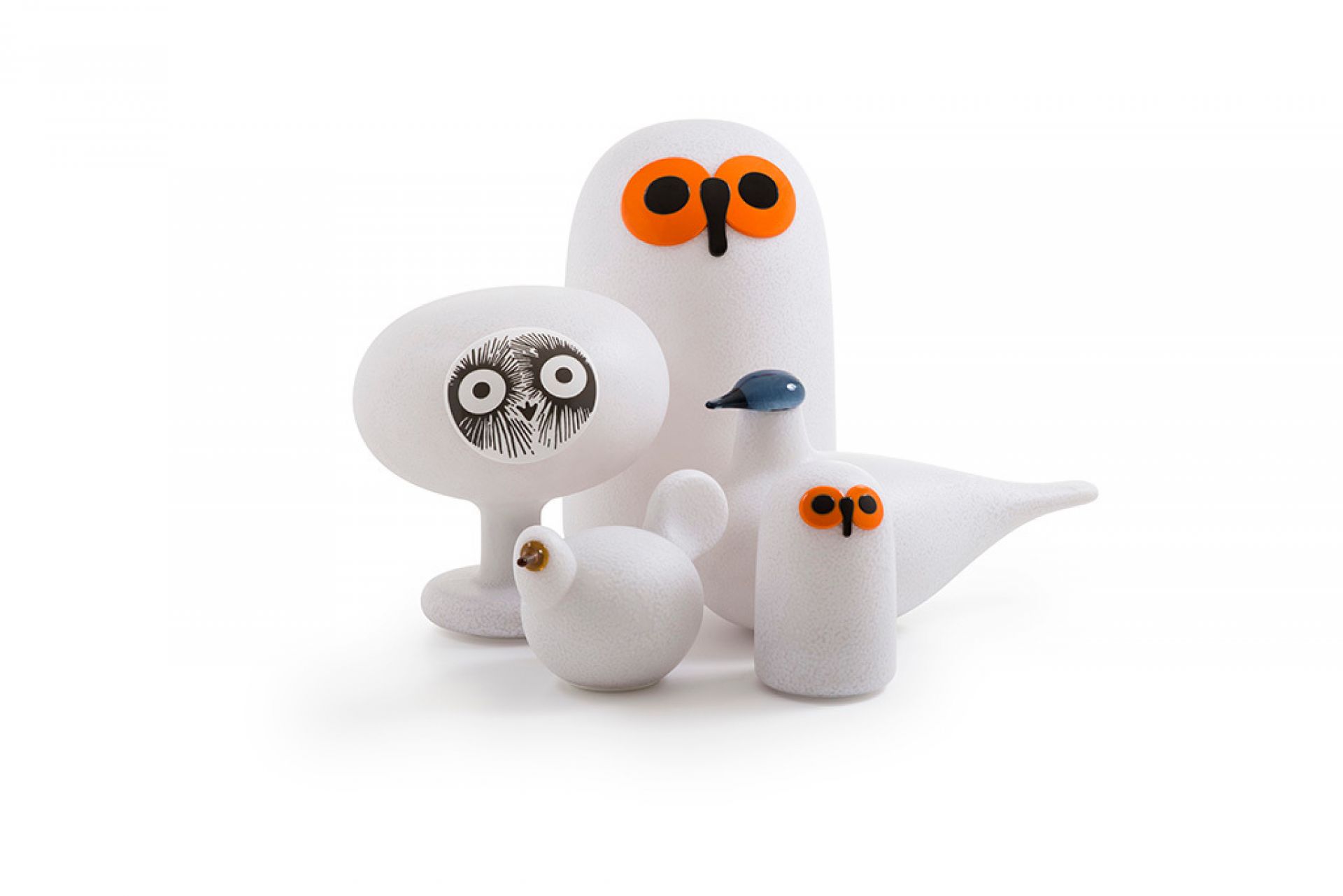 Linnut Sulo S Tischleuchten von Magis, weiße Vogel-Designlampen für stimmungsvolle Beleuchtung im Wohnraum.