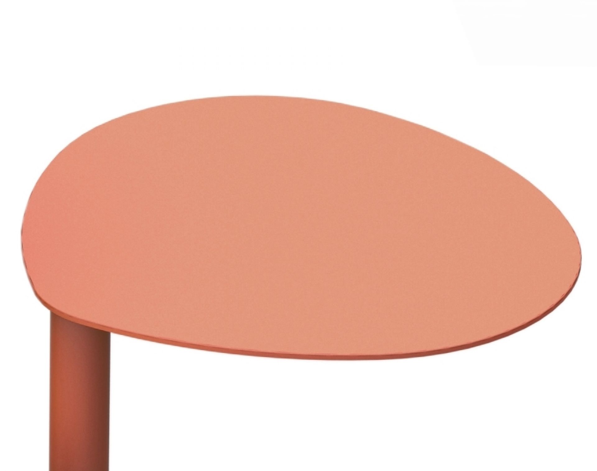 Detailaufnahme: Easy Boy Beistelltisch in Orange von Segis, moderner kleiner Tisch für Wohnzimmer.