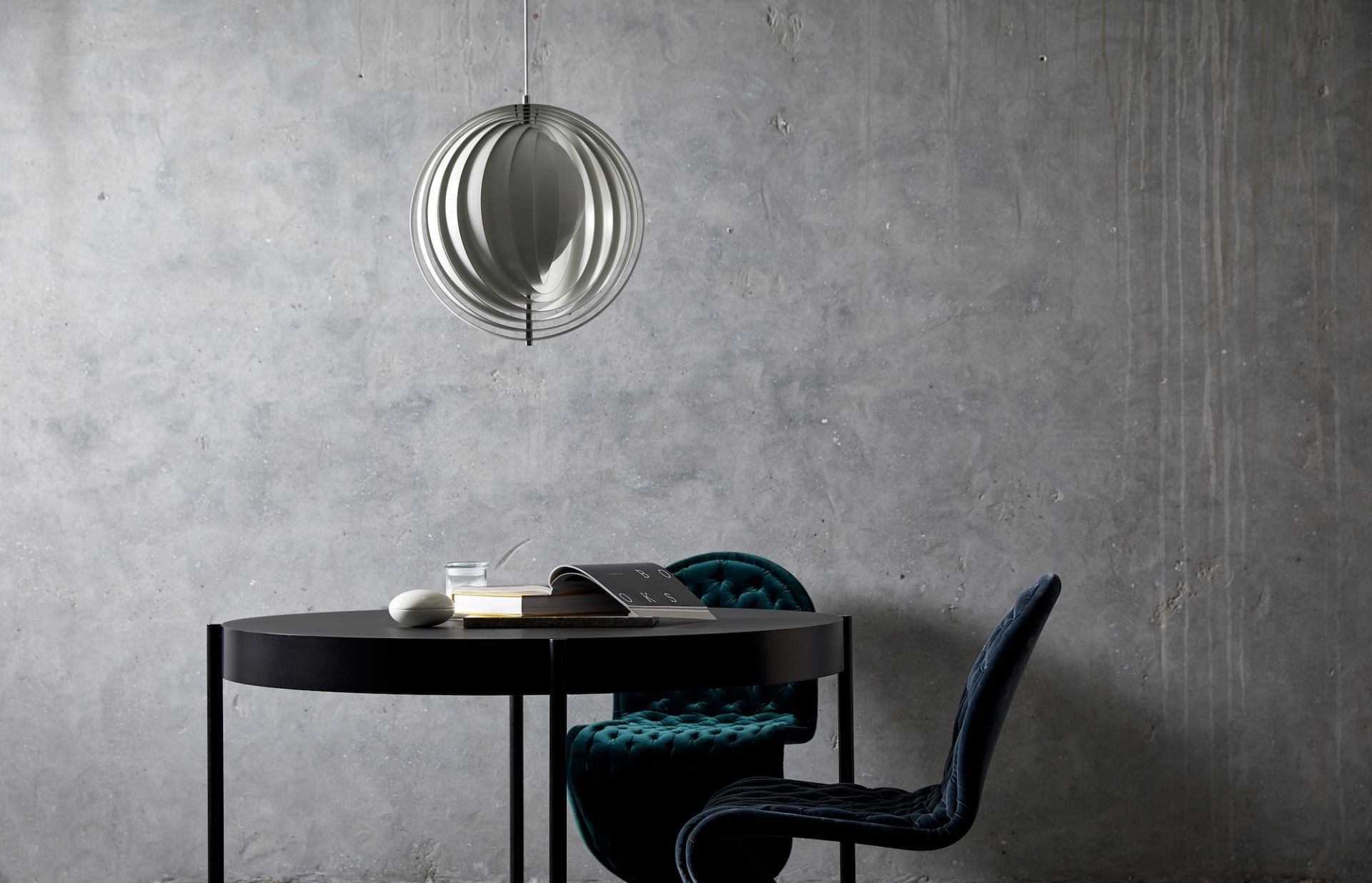 Verpan Moon Pendelleuchte, moderne Hängelampe aus Metall, Designleuchte für Wohnzimmer und Esszimmer.