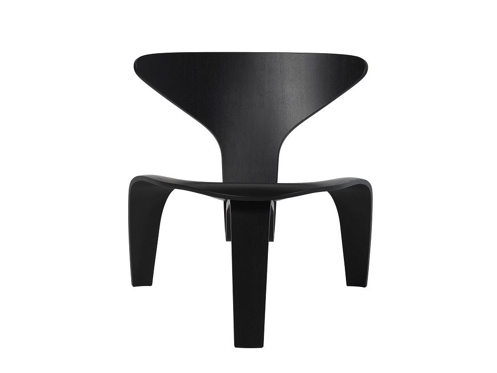 Schwarzer PK0 A Stuhl von Fritz Hansen, moderner Designstuhl aus Holz, Frontansicht.