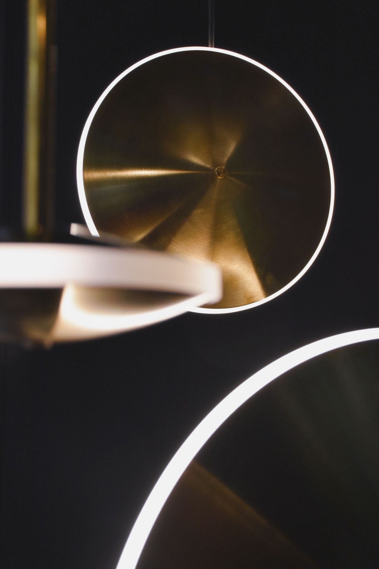 Dish6v Chrona Hängeleuchte Messing Graypants