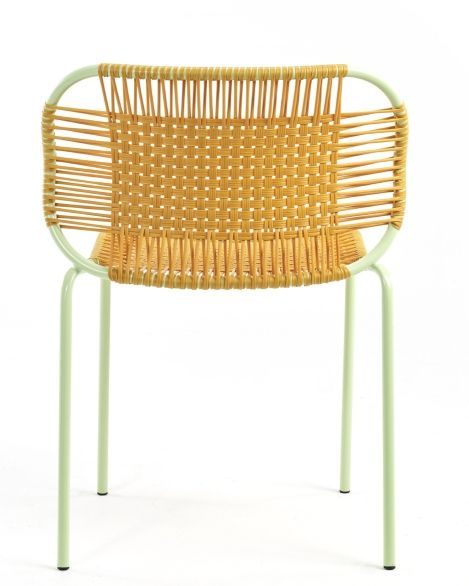 Rückansicht eines Cielo Stacking Chair: Stapelbarer Outdoor Stuhl mit Rattan-Geflecht und mintfarbenem Gestell.