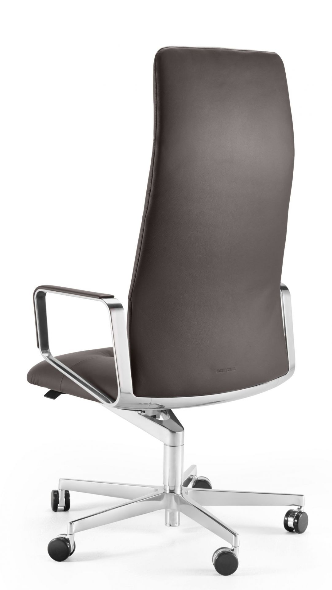 Rückansicht des Leadchair Executive Soft Bürodrehstuhls von Walter Knoll mit braunem Lederbezug.