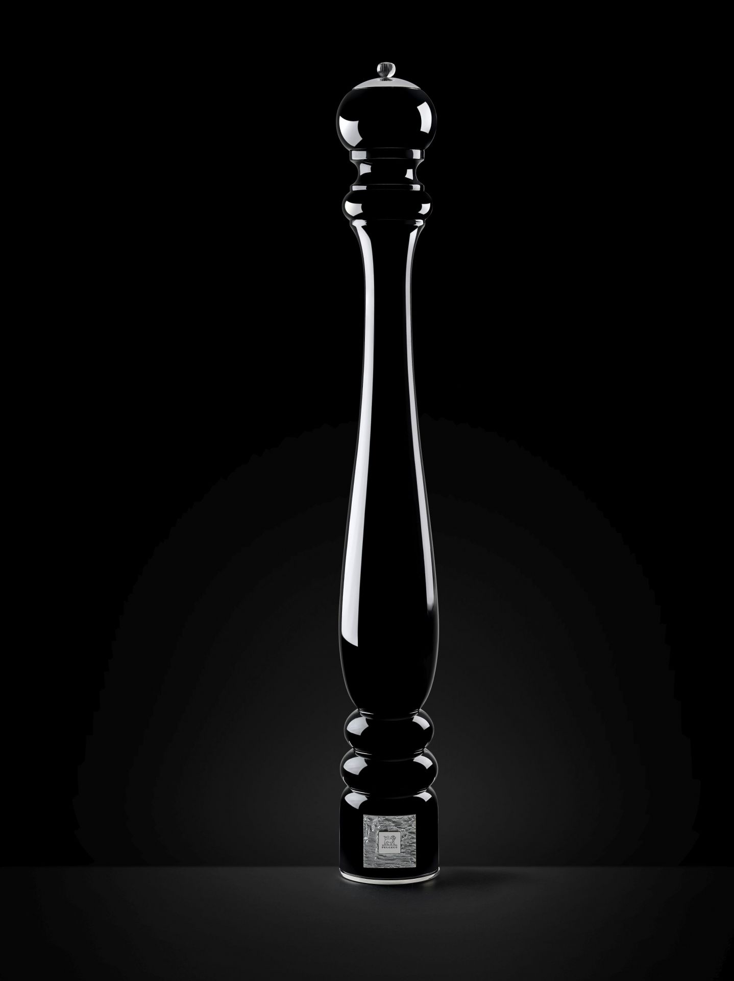 Schwarze Peugeot Pfeffermühle "Paris Prestige" in 110 cm Größe, elegant und hochwertig.