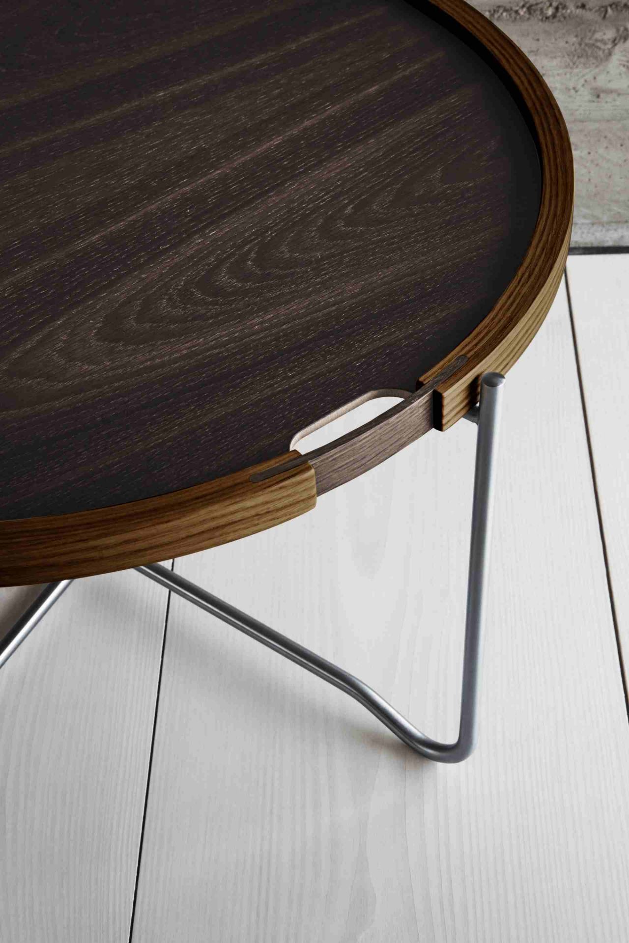 CH417 Tray Table Tisch Carl Hansen & Søn Platte Nussbaum /Umrandung Eiche (geölt)