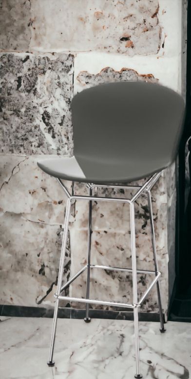 Bertoia Barhocker von Knoll International, Thekenhöhe, Kunststoff Sitzschale und verchromtes Gestell.