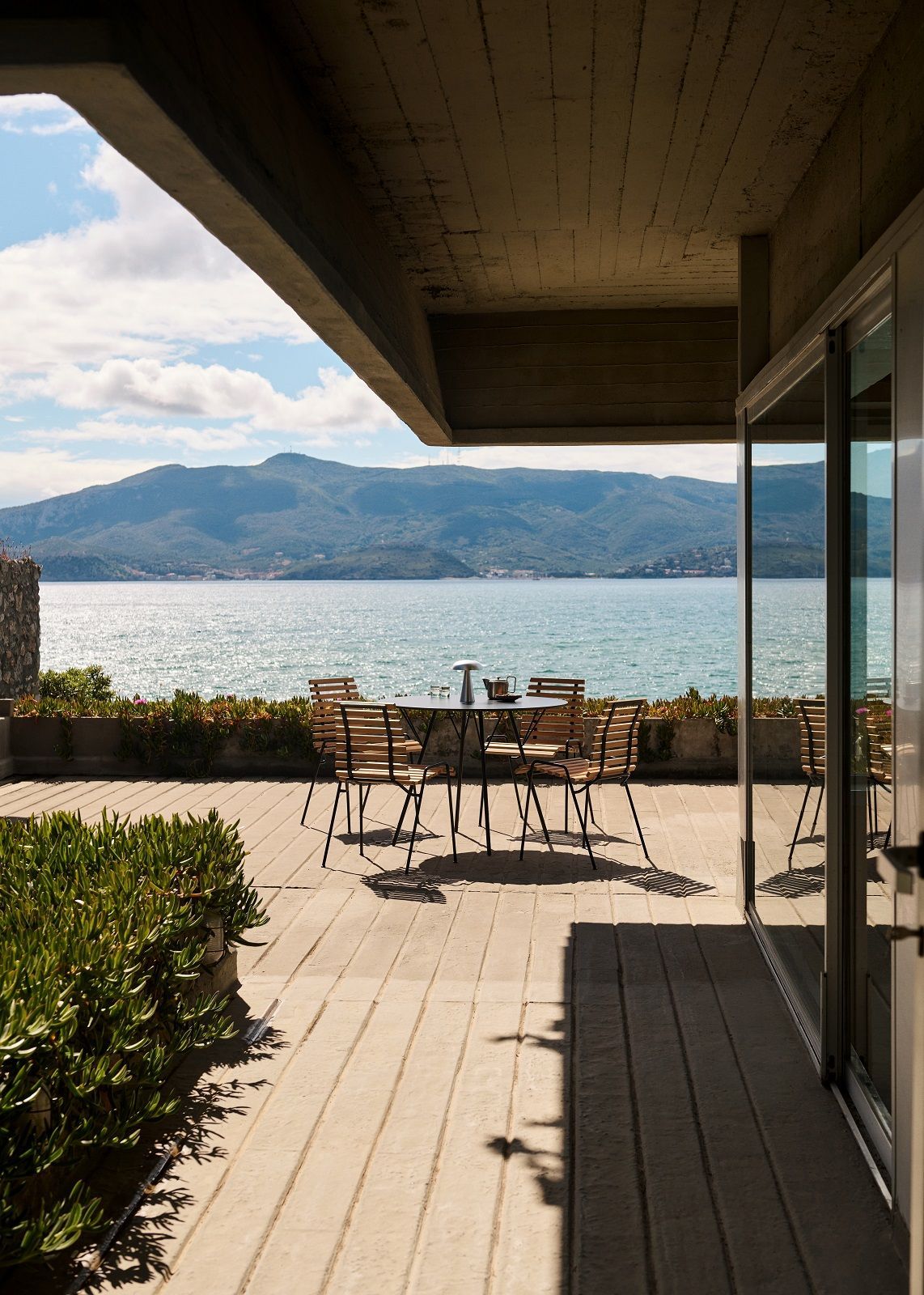 RFH Robin Day RD4 Outdoor Dining Chair Esszimmerstuhl AndTradition