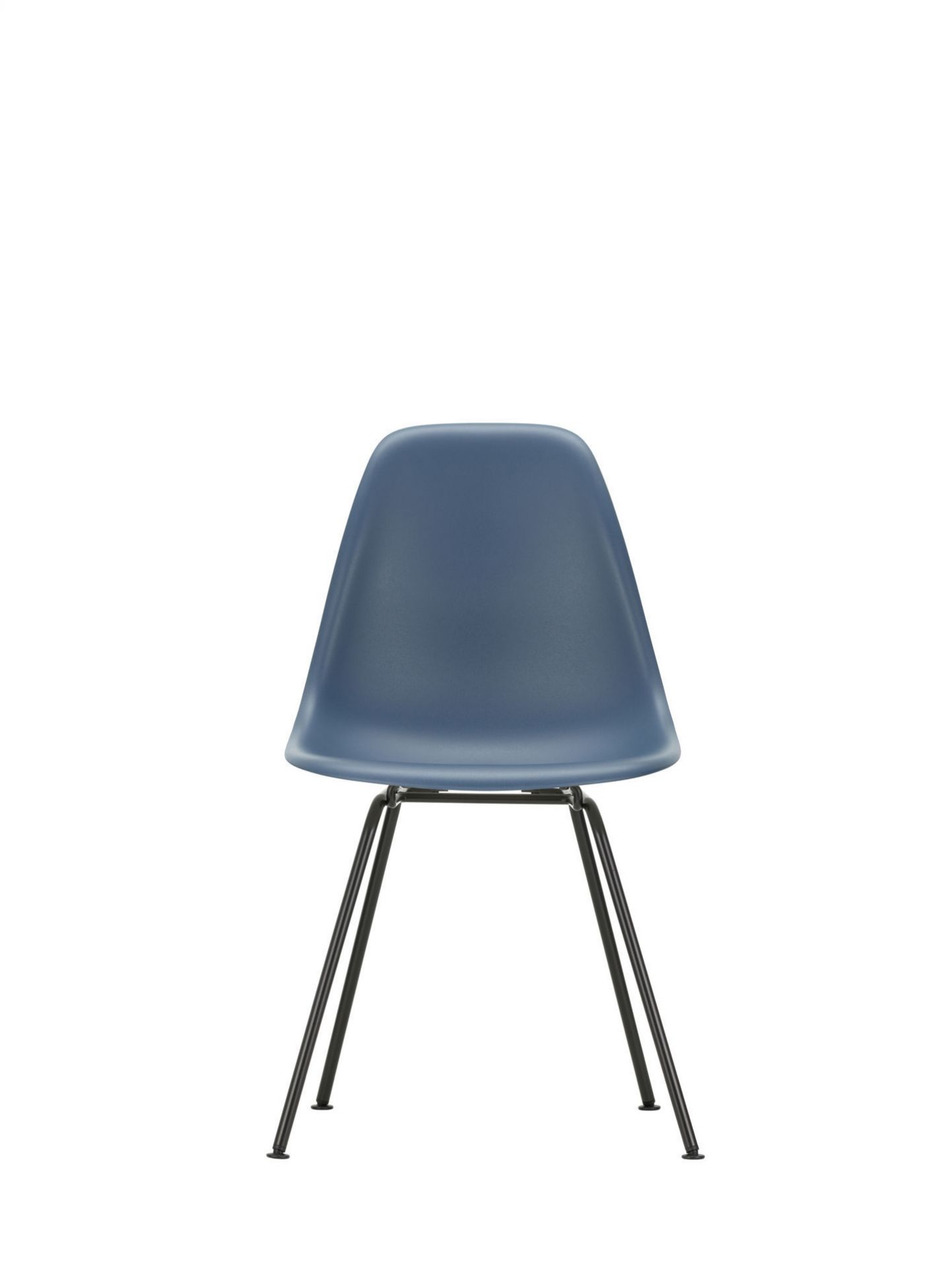 Eames Plastic Side Chair mit schwarzem Untergestell. Designklassiker Stuhl für Esszimmer und Büro.