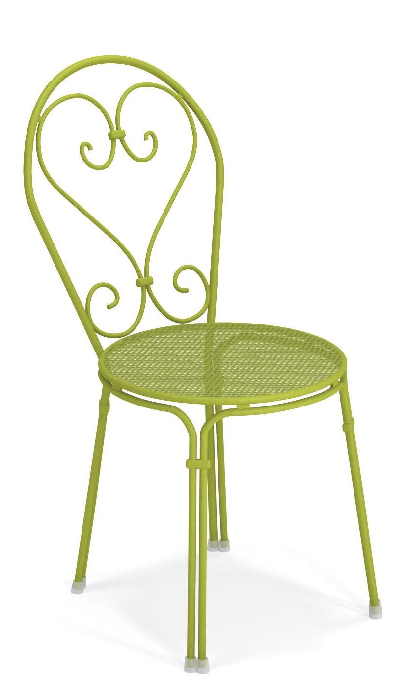 Grüner Pigalle Stuhl für den Außenbereich von Emu mit herzförmiger Rückenlehne und Gitterstruktur.