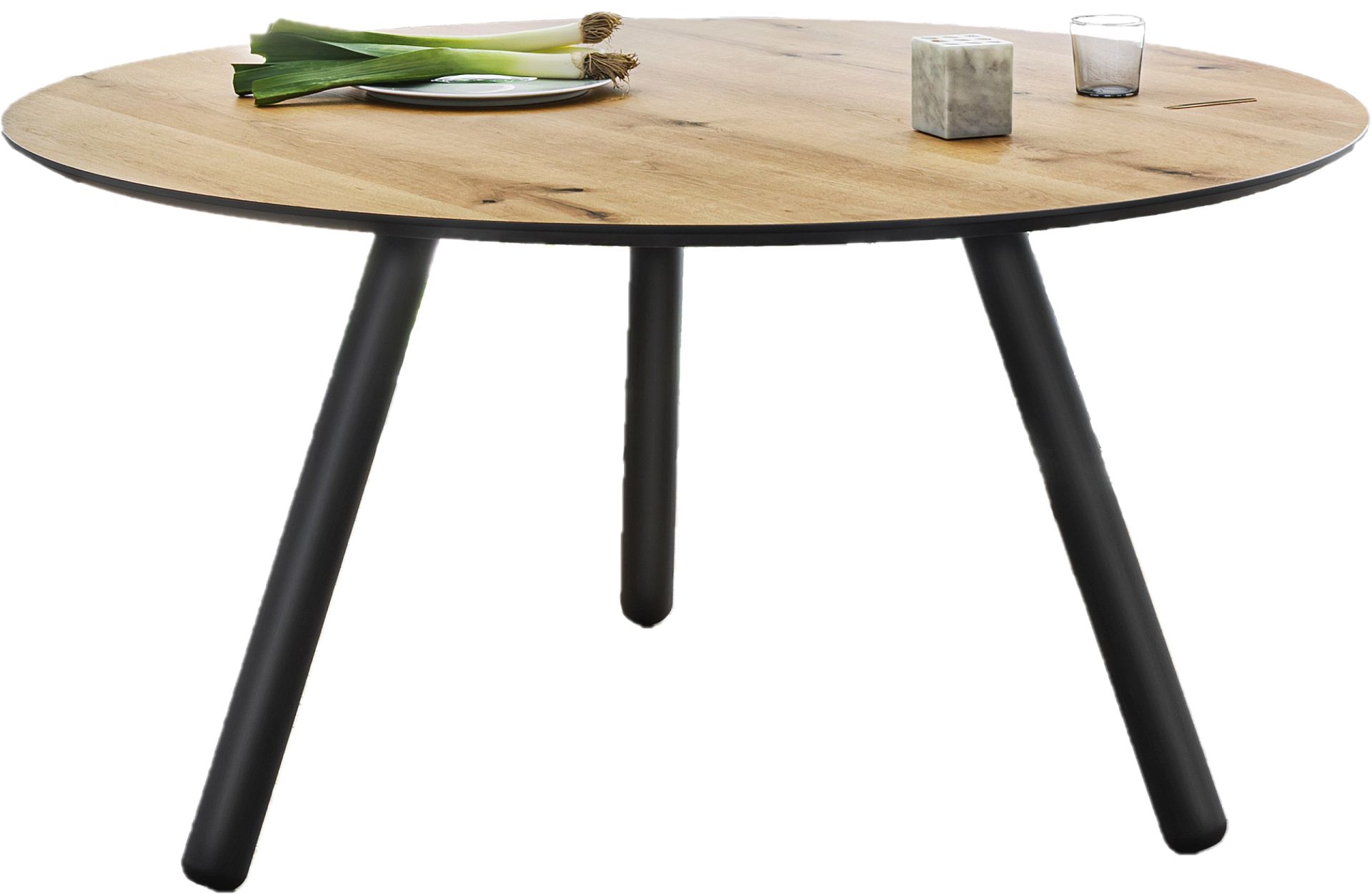 Runder Esstisch Pixie von Miniforms mit Holzplatte und schwarzen Beinen, Durchmesser 150 cm.