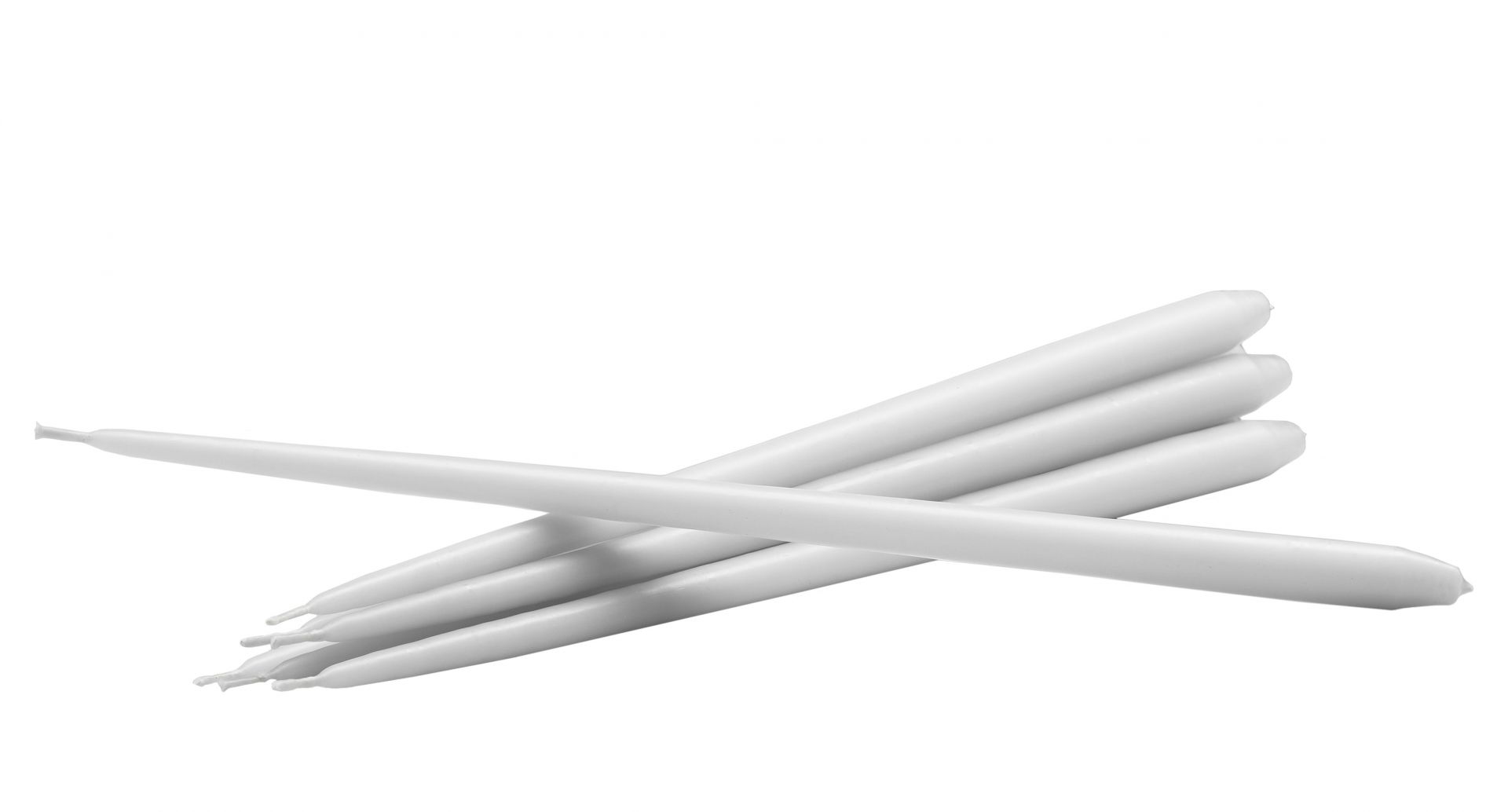 Bild von einem 6er Set weiße Stoff-Nagel-Kerzen, ideal für Dekoration und festliche Anlässe.