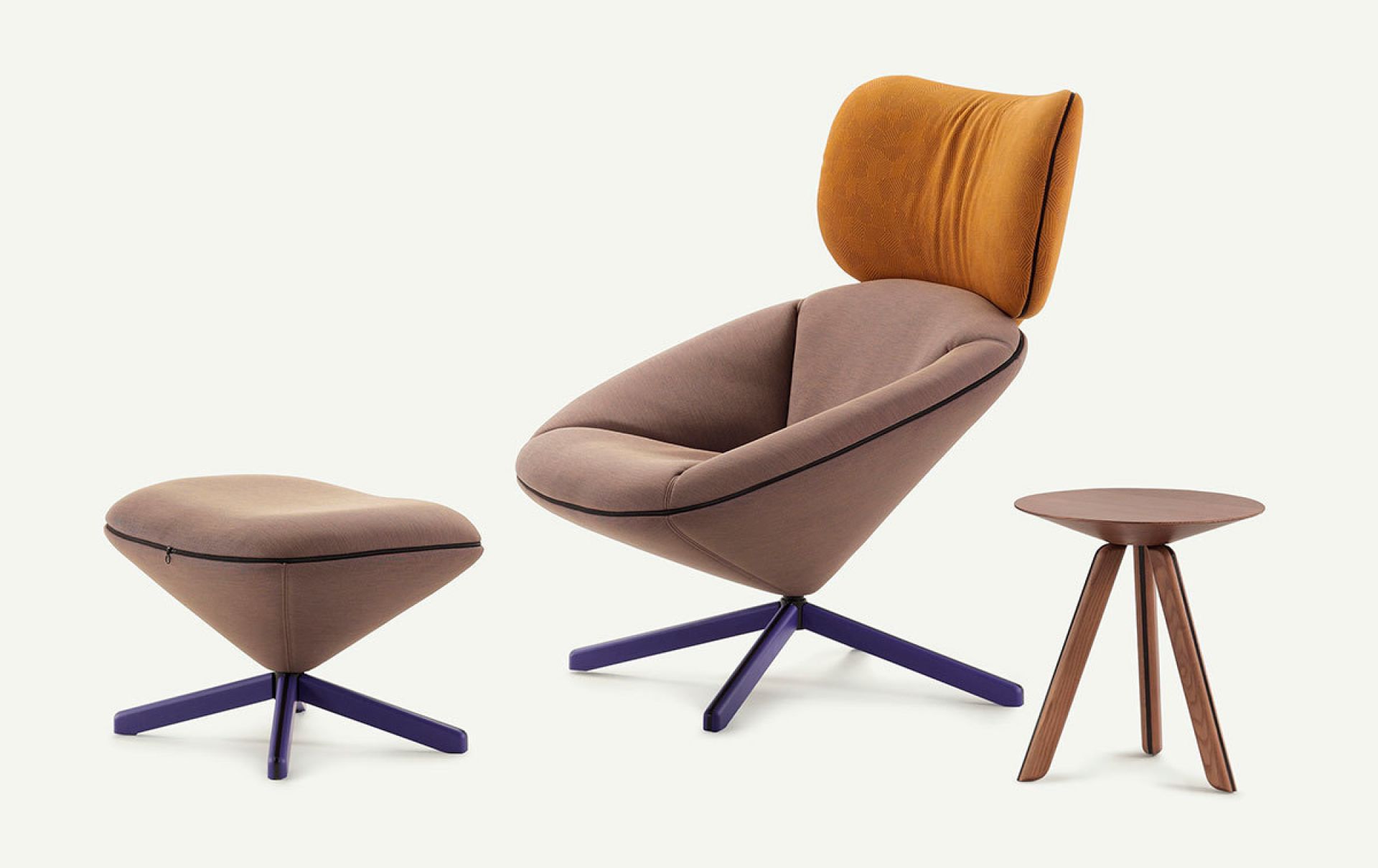 Tortuga Sessel von Sancal mit Fußhocker und Beistelltisch, moderner Lounge Sessel in Braun und Orange.