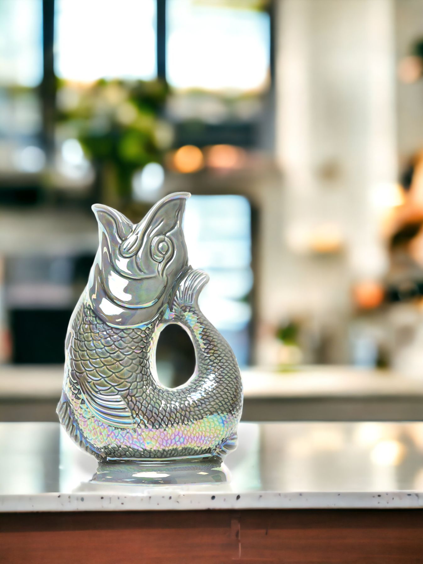 Gluckigluck Fisch Karaffe in schimmerndem Silber, dekorative Wasserkaraffe für Tisch und Küche.