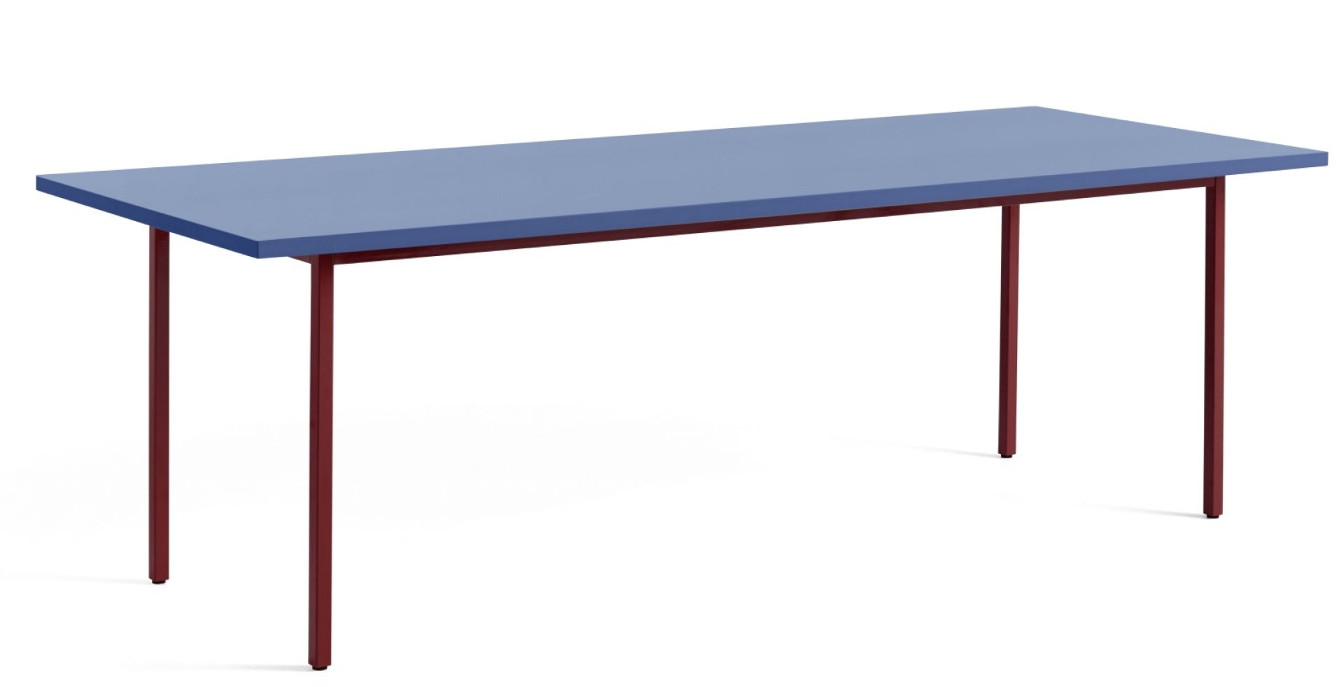 Hay Two Colour Table mit blauer Tischplatte und maroon-rotem Untergestell, Länge 240 cm.