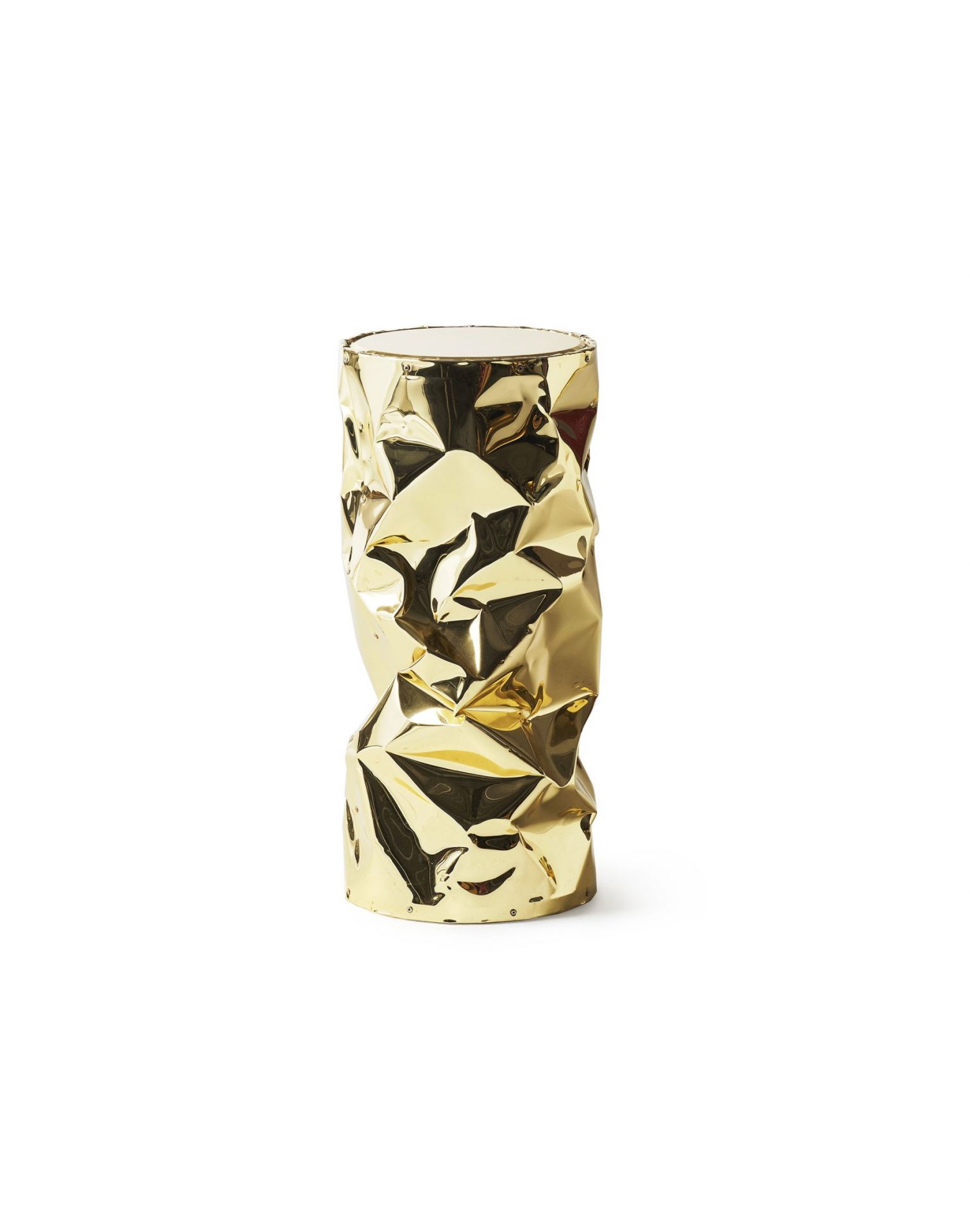 Goldener Big Tab.u Tisch/Hocker von Opinion Ciatti mit zerknitterter, metallischer Oberfläche. Designmöbel für Wohnzimmer.