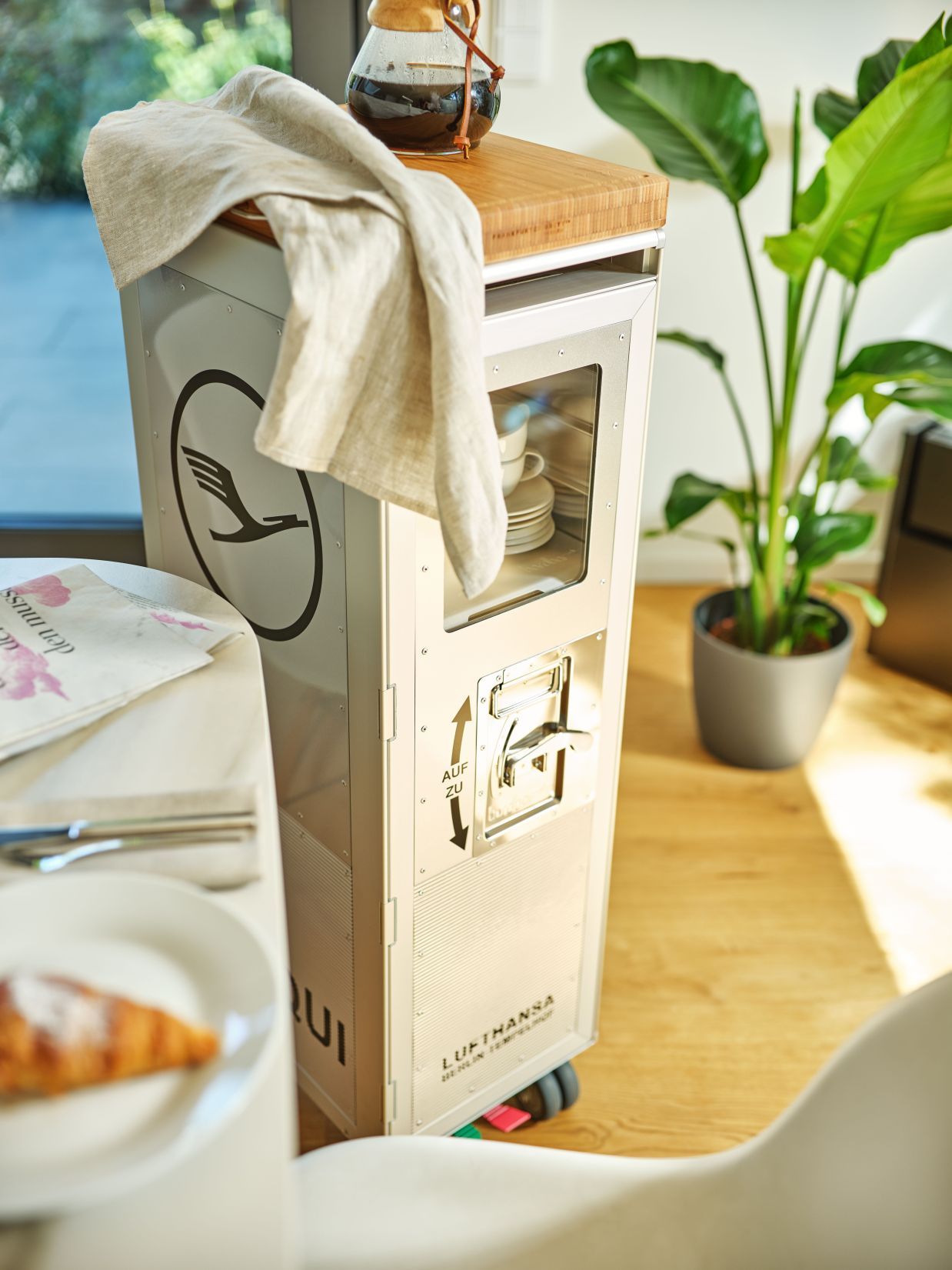 Lufthansa Ju 52 Flugzeugtrolley Bordbar