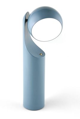 Blaue Mono Akkuleuchte / Tischleuchte von house of home mit rundem Lampenschirm.