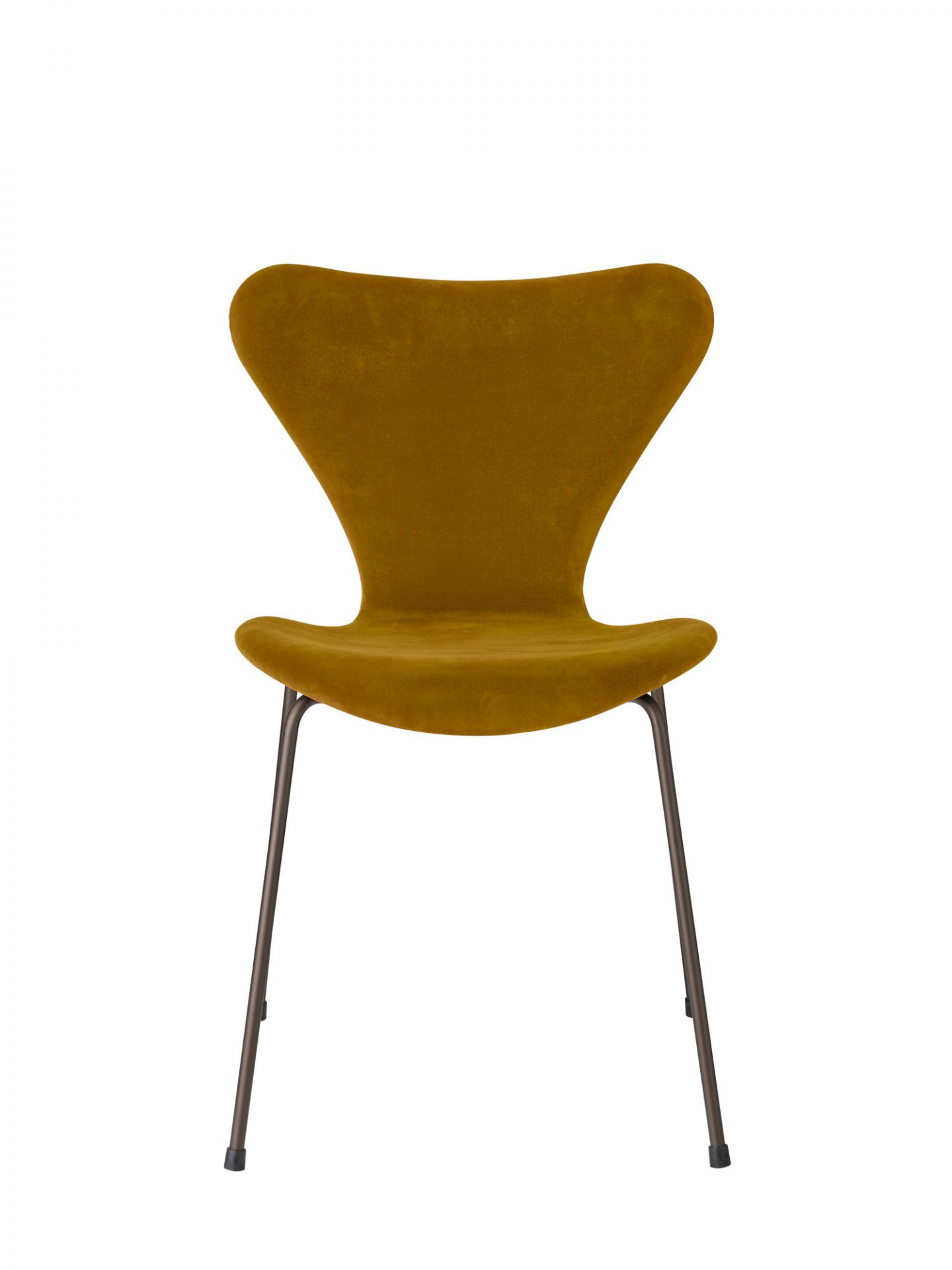 Series 7 Stuhl von Fritz Hansen, vollgepolstert in Soft Ocre, Frontansicht.