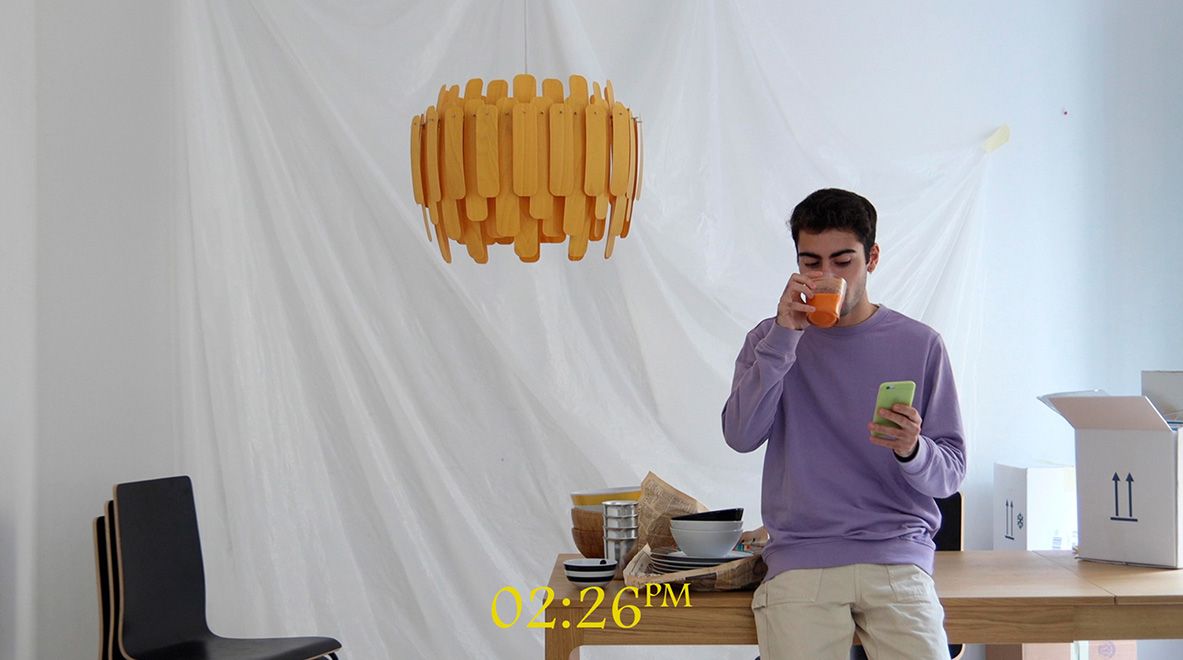 Maruja Pendelleuchte von LZF Lamps: Moderne Hängelampe aus Holz, warmes Licht für Wohnraum.