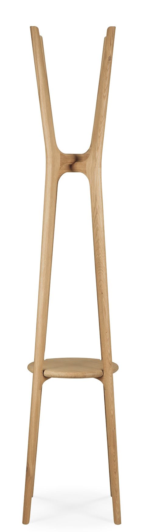 PI Garderobenständer aus Eiche von Ethnicraft: Moderner Garderobenständer aus hellem Holz mit Ablage.