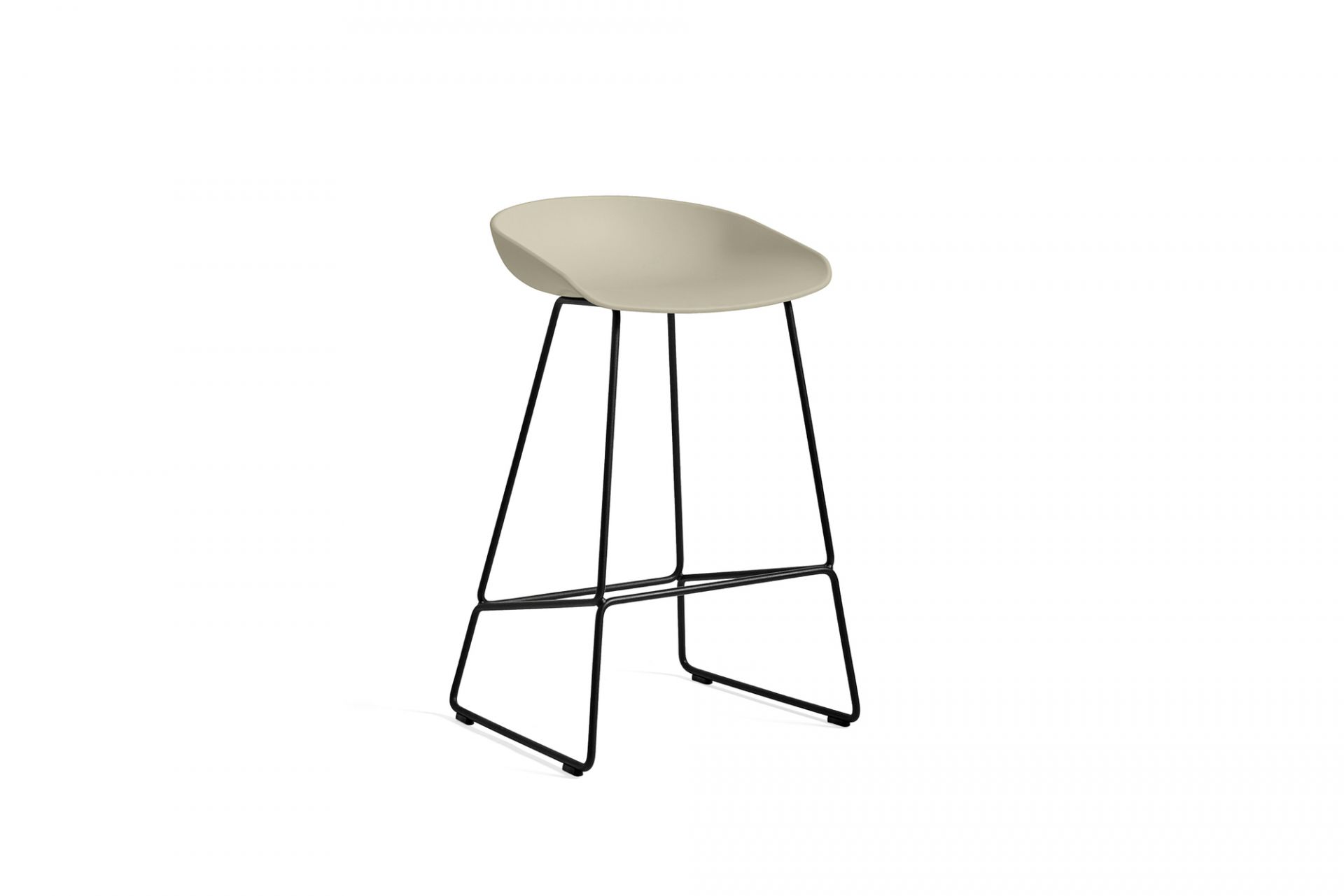 Hay AAS 38 Barhocker in Beige mit schwarzem Stahlgestell, moderner skandinavischer Barstuhl.
