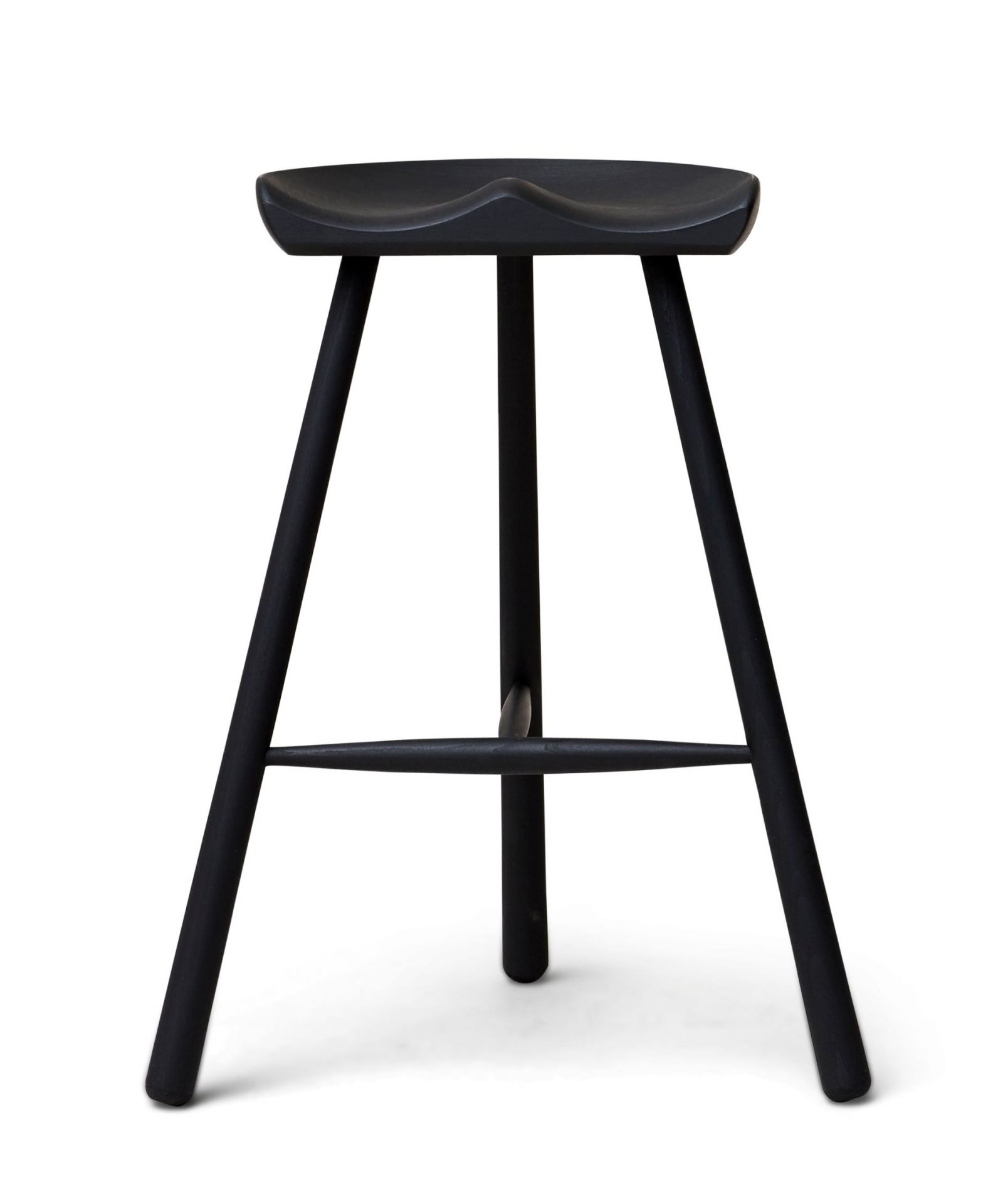 Shoemaker Chair No. 68, Buche schwarz gebeizt, Hocker mit drei Beinen, skandinavisches Design.