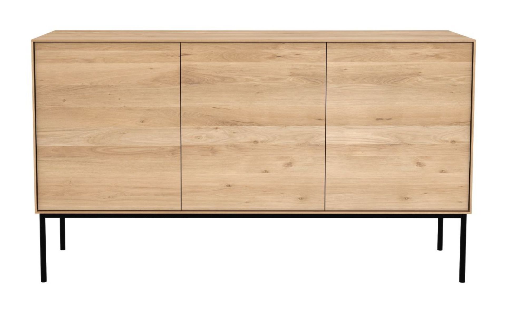 Whitebird Anrichte aus Eiche von Ethnicraft mit drei Türen und schwarzem Metallgestell.