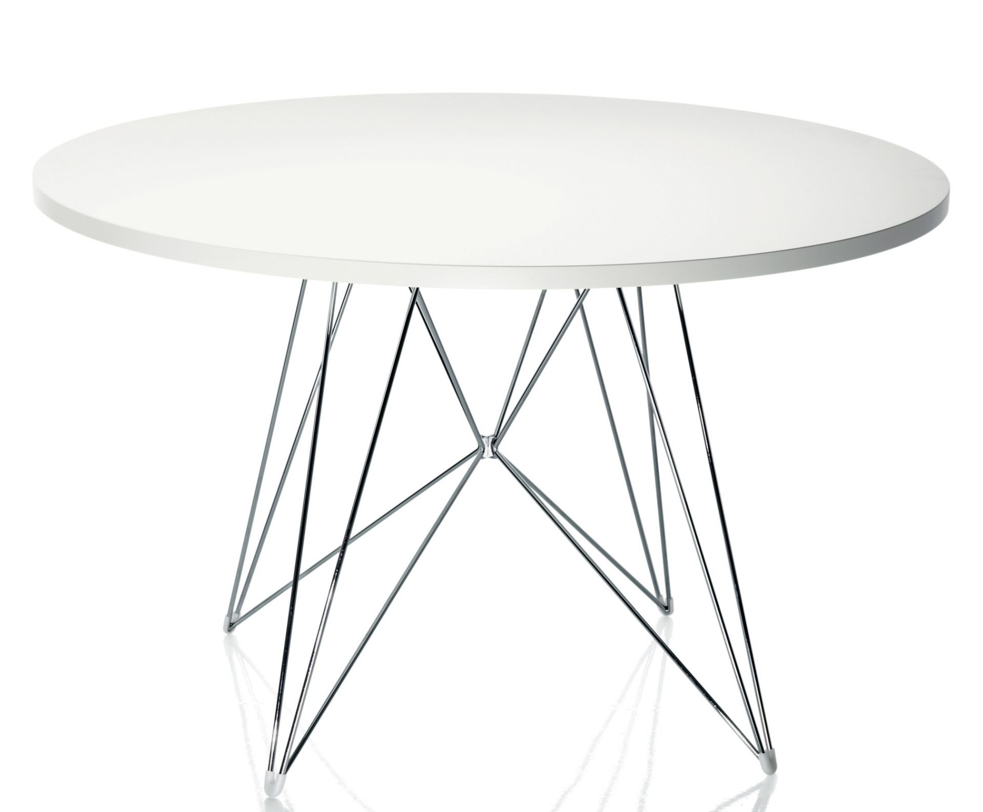 Magis Tavolo XZ3 runder Tisch, weiße Tischplatte und verchromtes Stahlgestell, modernes Design.