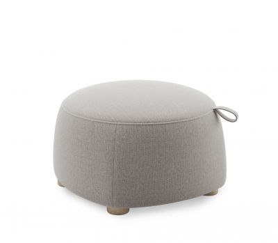Gem Hocker hellgrau: Gepolsterter, runder Hocker mit Tragegriff und Holzfüßen, ideal als Sitzgelegenheit oder Fußhocker.