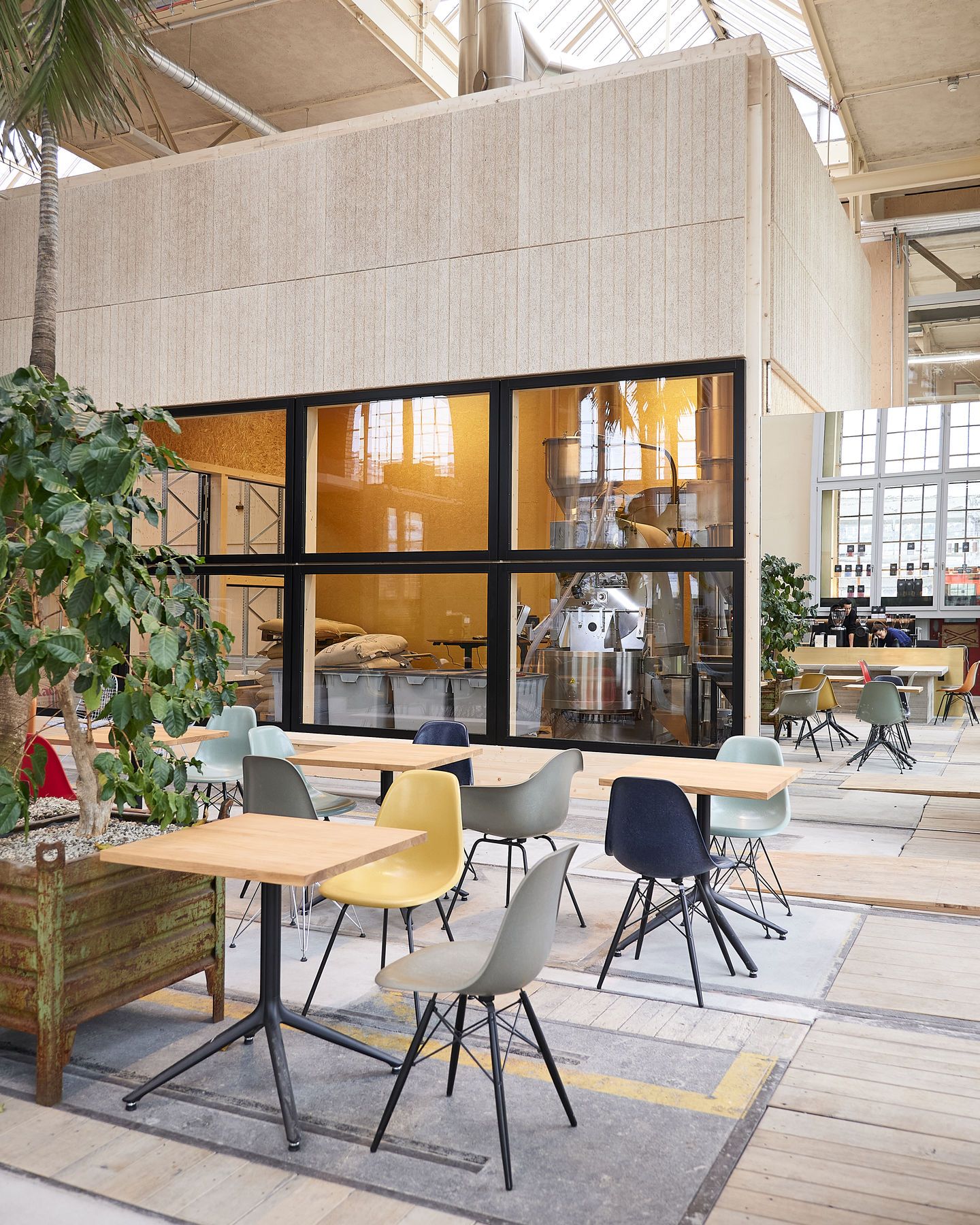 Eames Fiberglass Chair DSX Stuhl Vitra