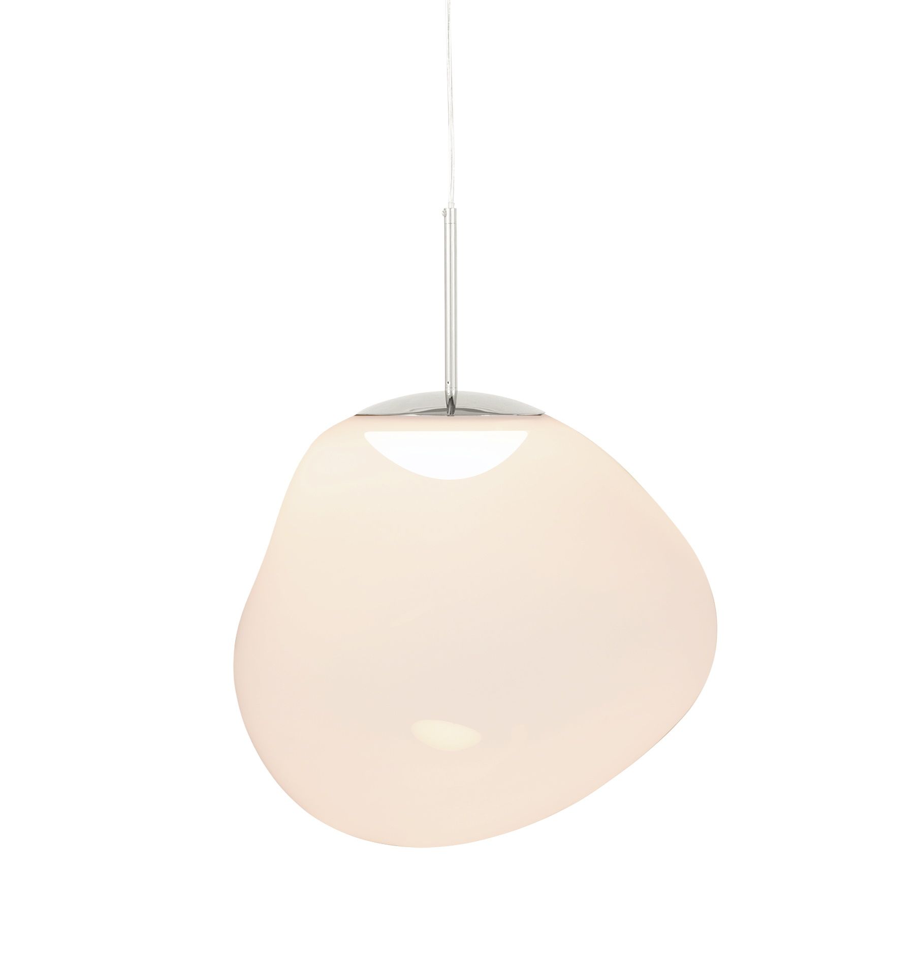 Nahaufnahme der Tom Dixon Melt LED Pendelleuchte in Opal Silber. Moderne Wohnraumbeleuchtung.