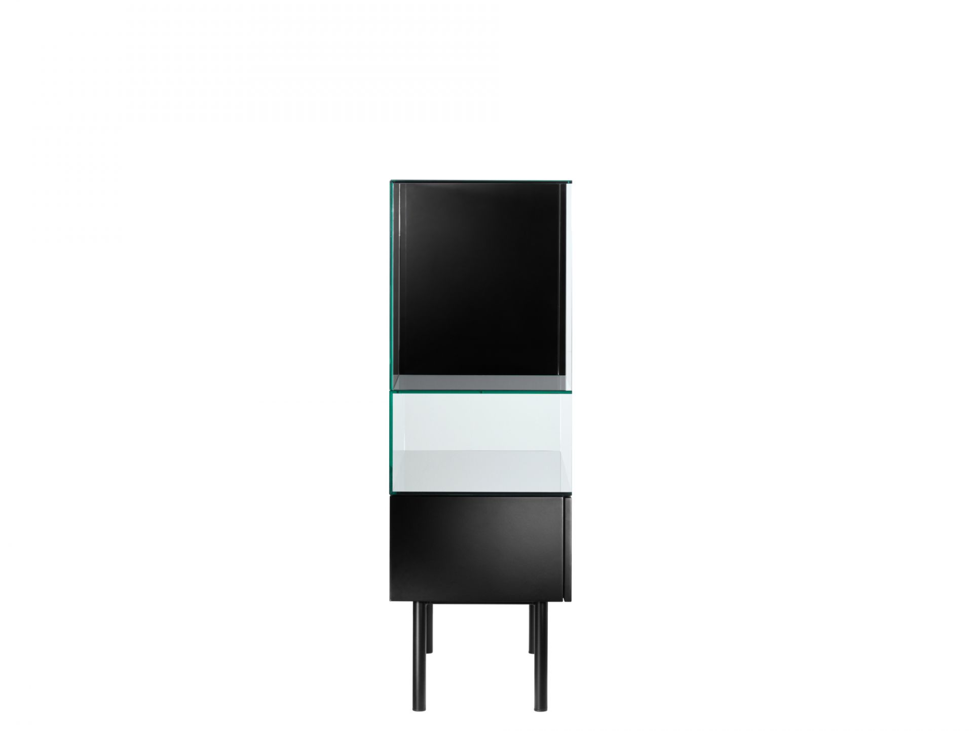 Schwarze Tecta Vitrine S4-2 mit Glasböden und minimalistischem Design für Wohnzimmer und Esszimmer.