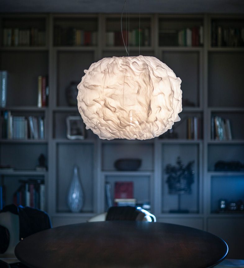 Nuée Pendelleuchte von Foscarini: Moderne Hängelampe in Wolkenform, ideal für Wohn- und Esszimmer.