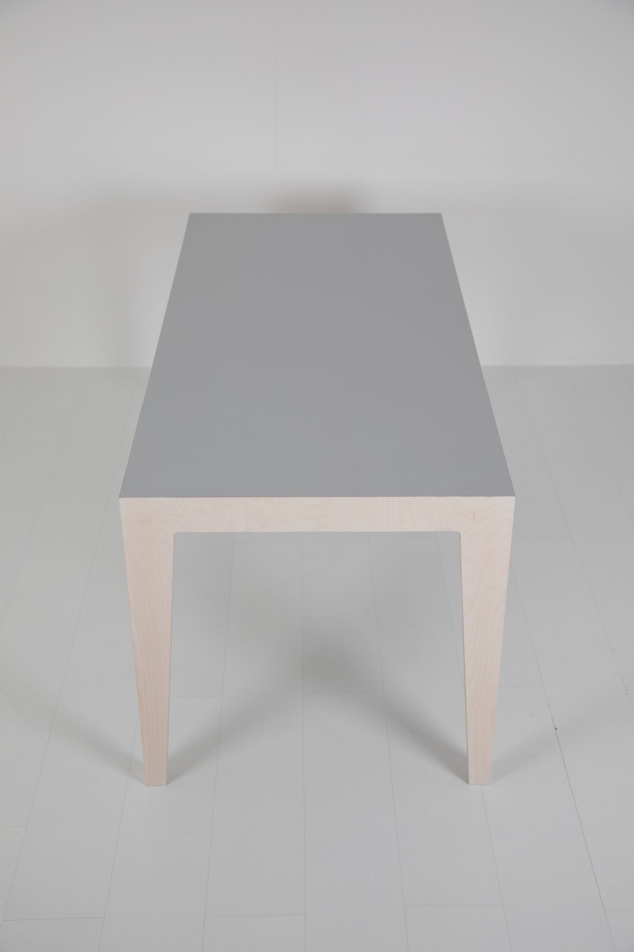 MARTA Minimalistischer Holztisch Das ganze Leben