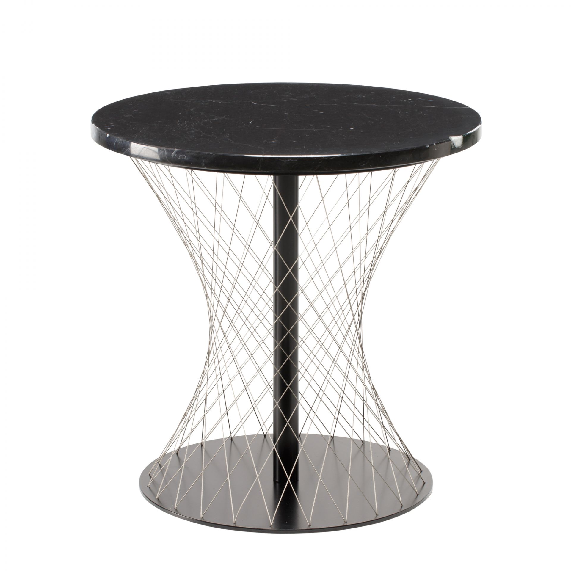 Schwarzer Network Beistelltisch Favius mit Marmorplatte und filigranem Drahtgestell für modernes Wohnen.