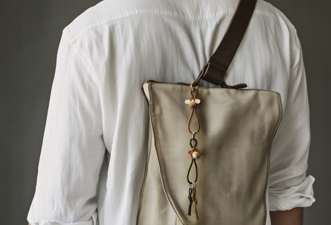 Affe Schlüsselanhänger silberfarbenes Metall mit schwarzem Leder Kay Bojesen