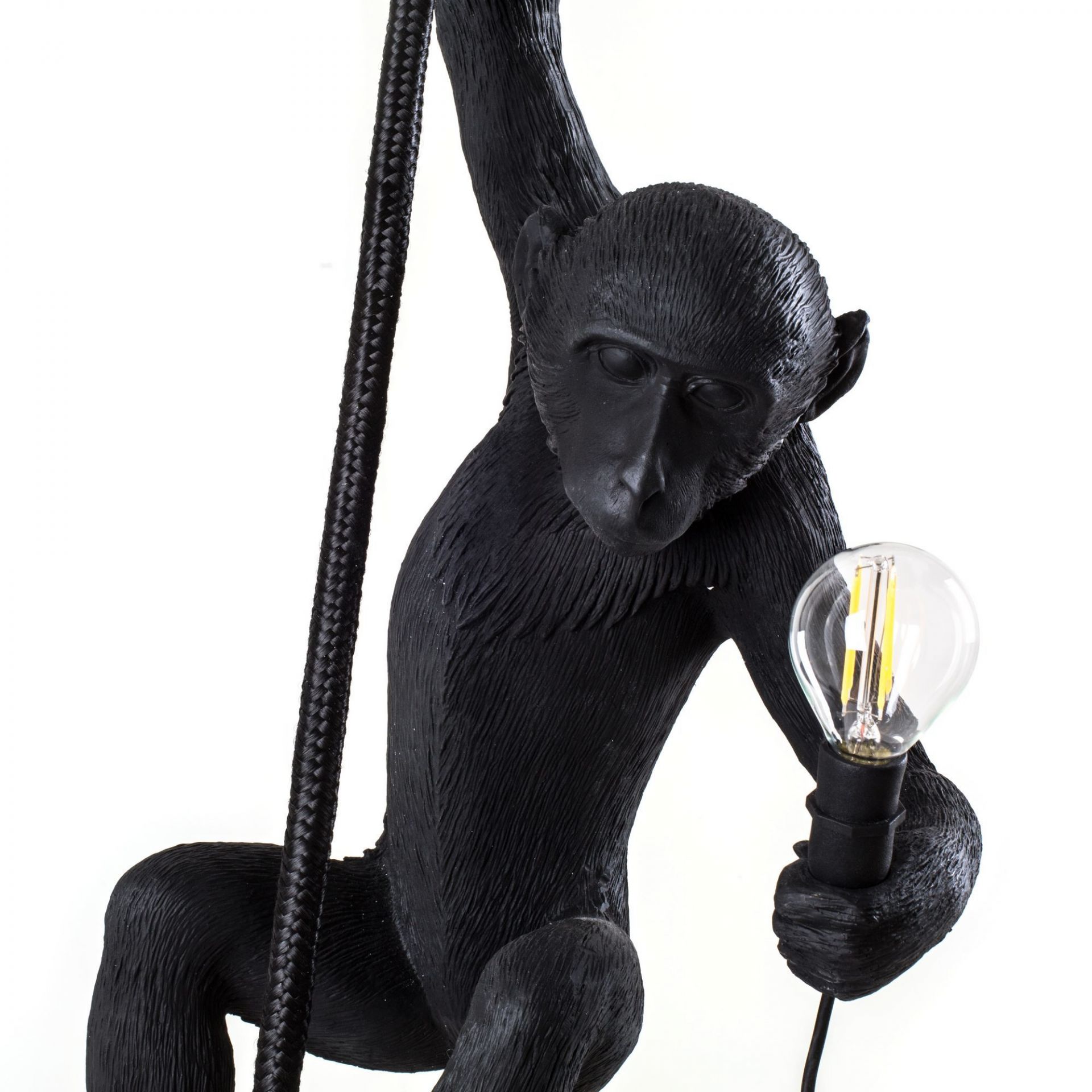Schwarze Monkey Lamp Pendelleuchte von Seletti: Hängender Affe hält eine Glühbirne. Dekoratives Licht.