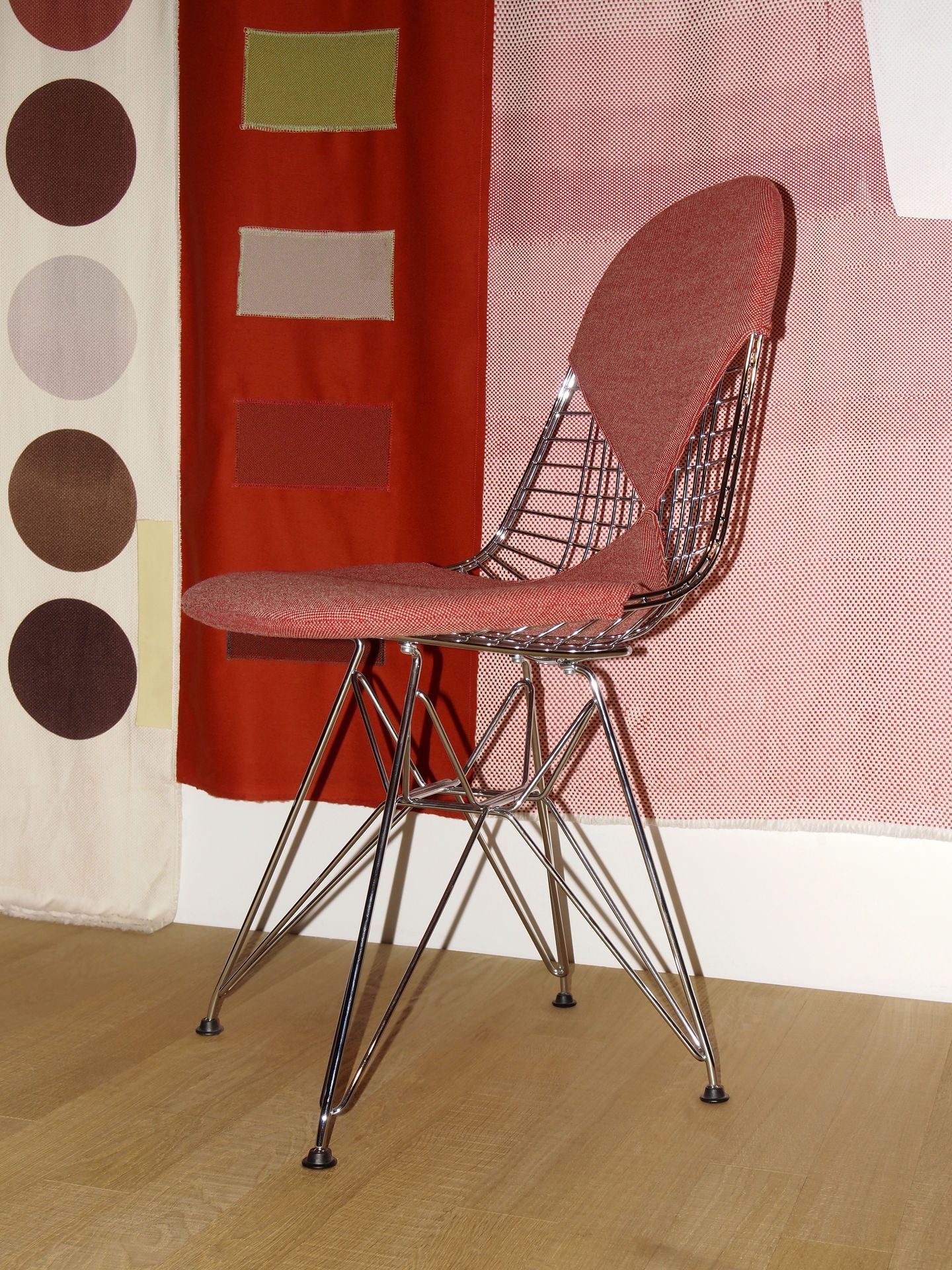 DKR-2 Wire Chair Stuhl mit Sitz und Rückenpolster Vitra