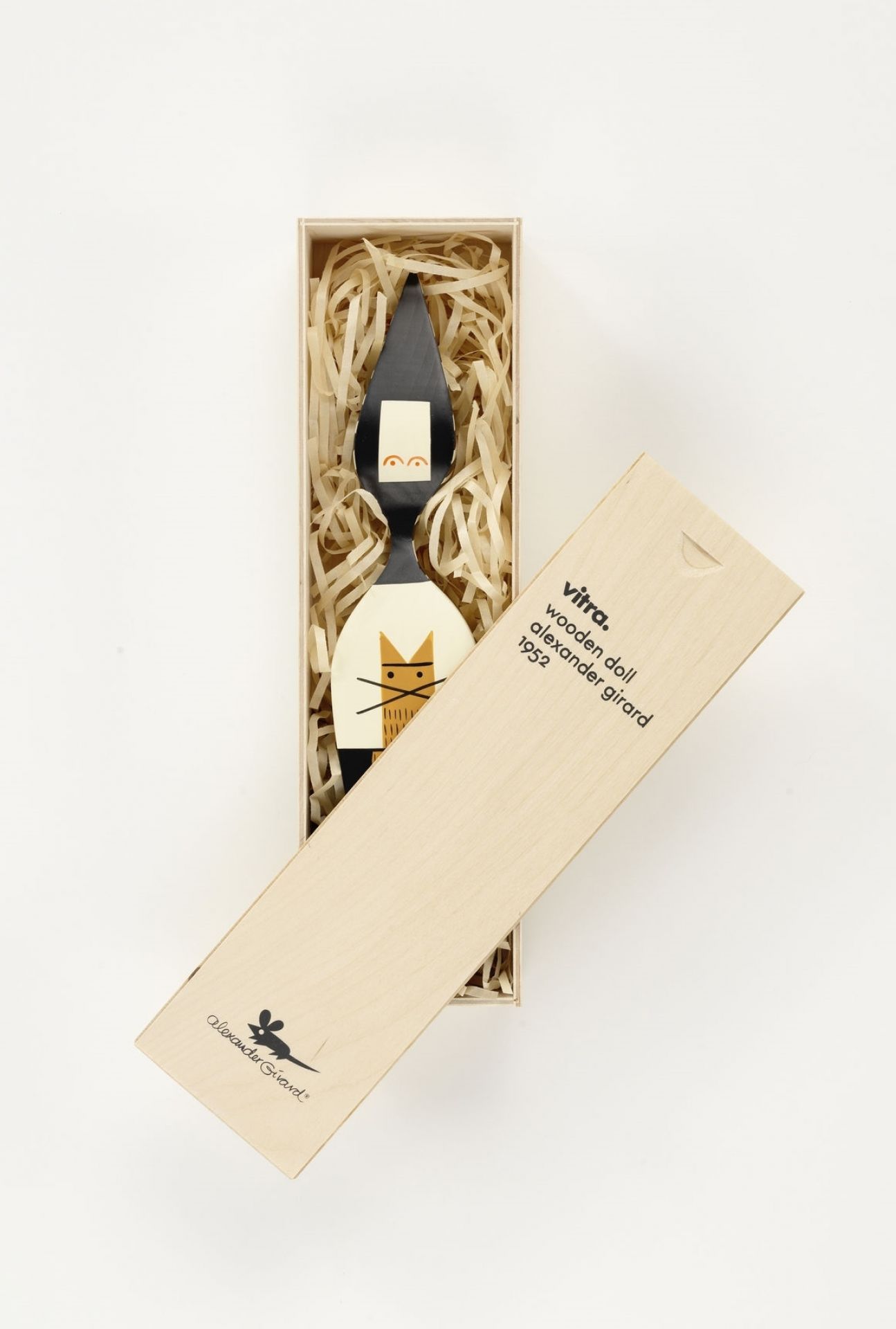 Vitra Wooden Doll No. 20 in Holzschatulle, dekorative Holzfigur mit Katzenmotiv von Alexander Girard.