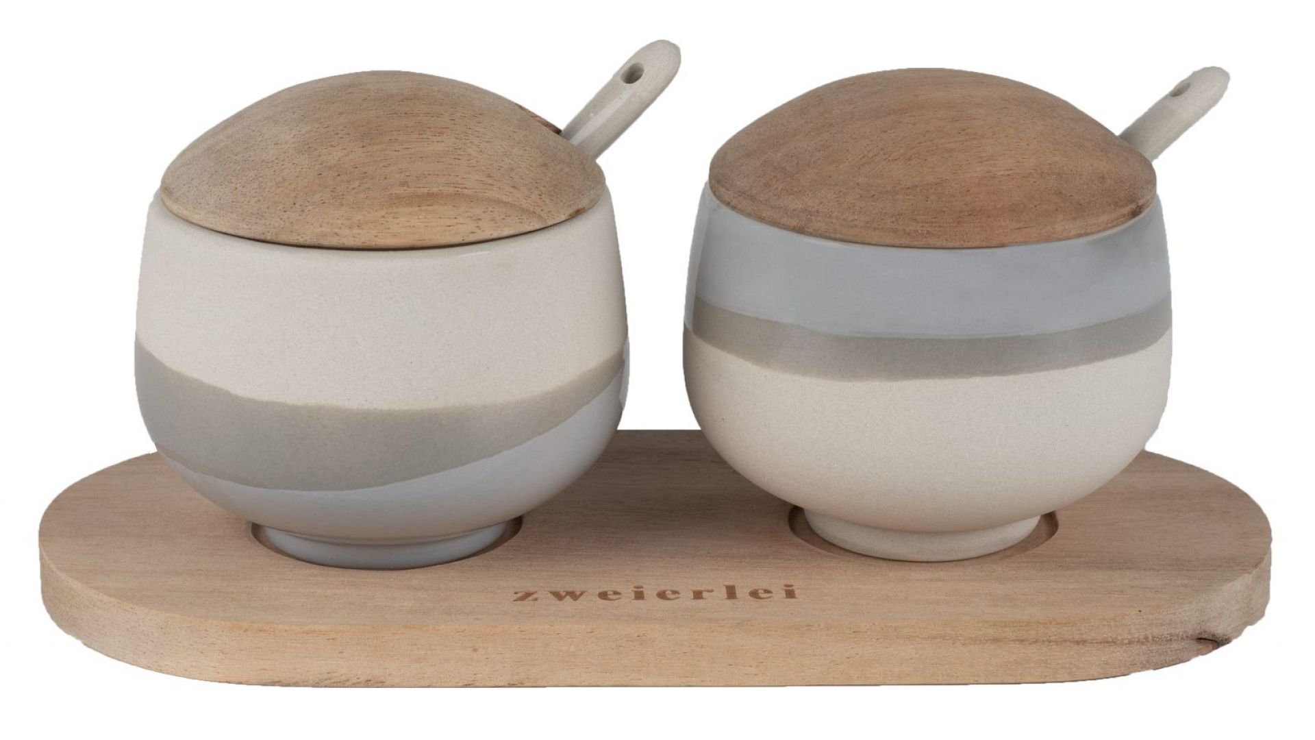 Dining Tischbotschaften Dosen Zweierlei: Keramikdosen mit Holzdeckel und Löffel auf Holztablett.