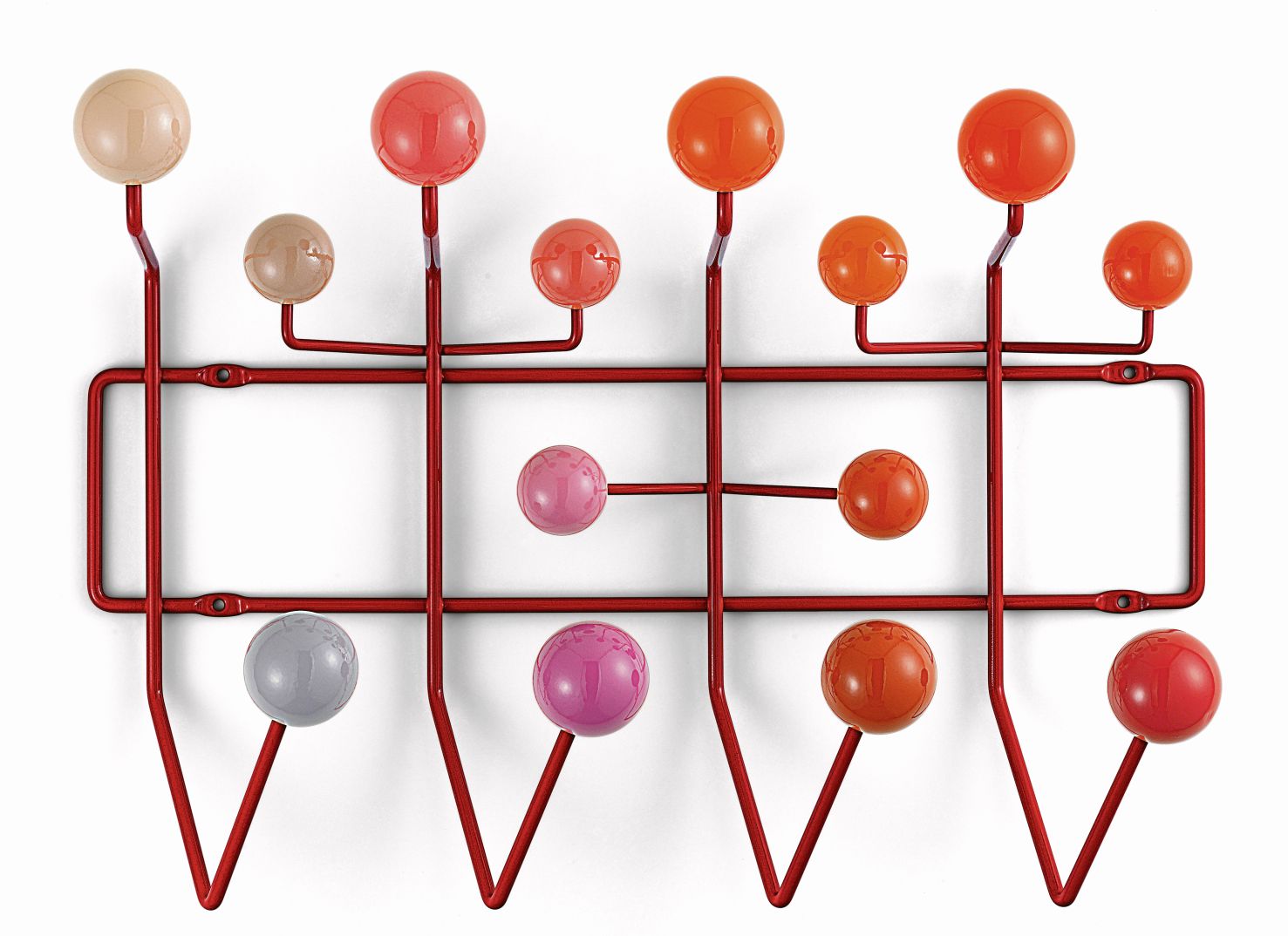 Eames Hang it all Garderobe von Vitra in Rot mit bunten Holzkugeln.