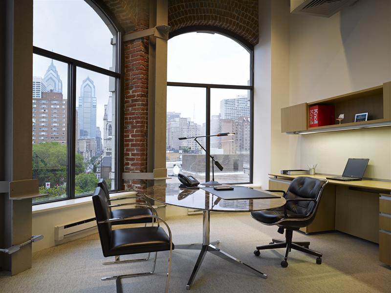 Pollock Executive Drehstuhl mit Armlehnen Knoll International