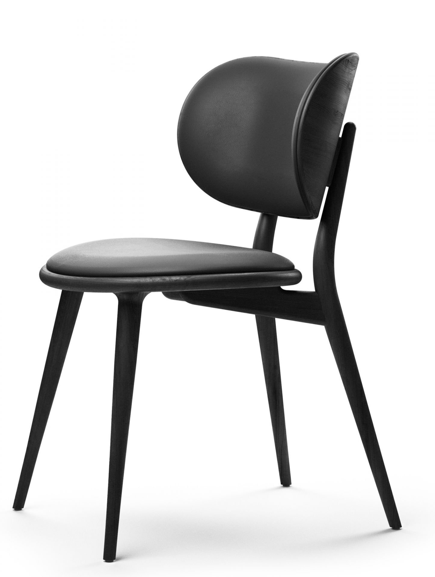 Schwarzer The Dining Chair Stuhl Mater aus Holz und Leder, Ansicht von der Seite.