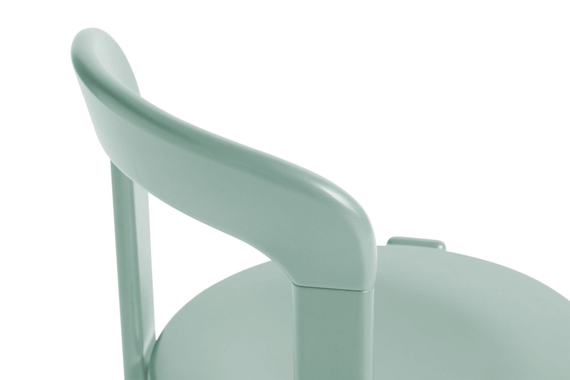 Detailaufnahme des Rey Chair Stuhls von Hay in Herbstgrün, zeigt Rückenlehne und Sitzfläche.