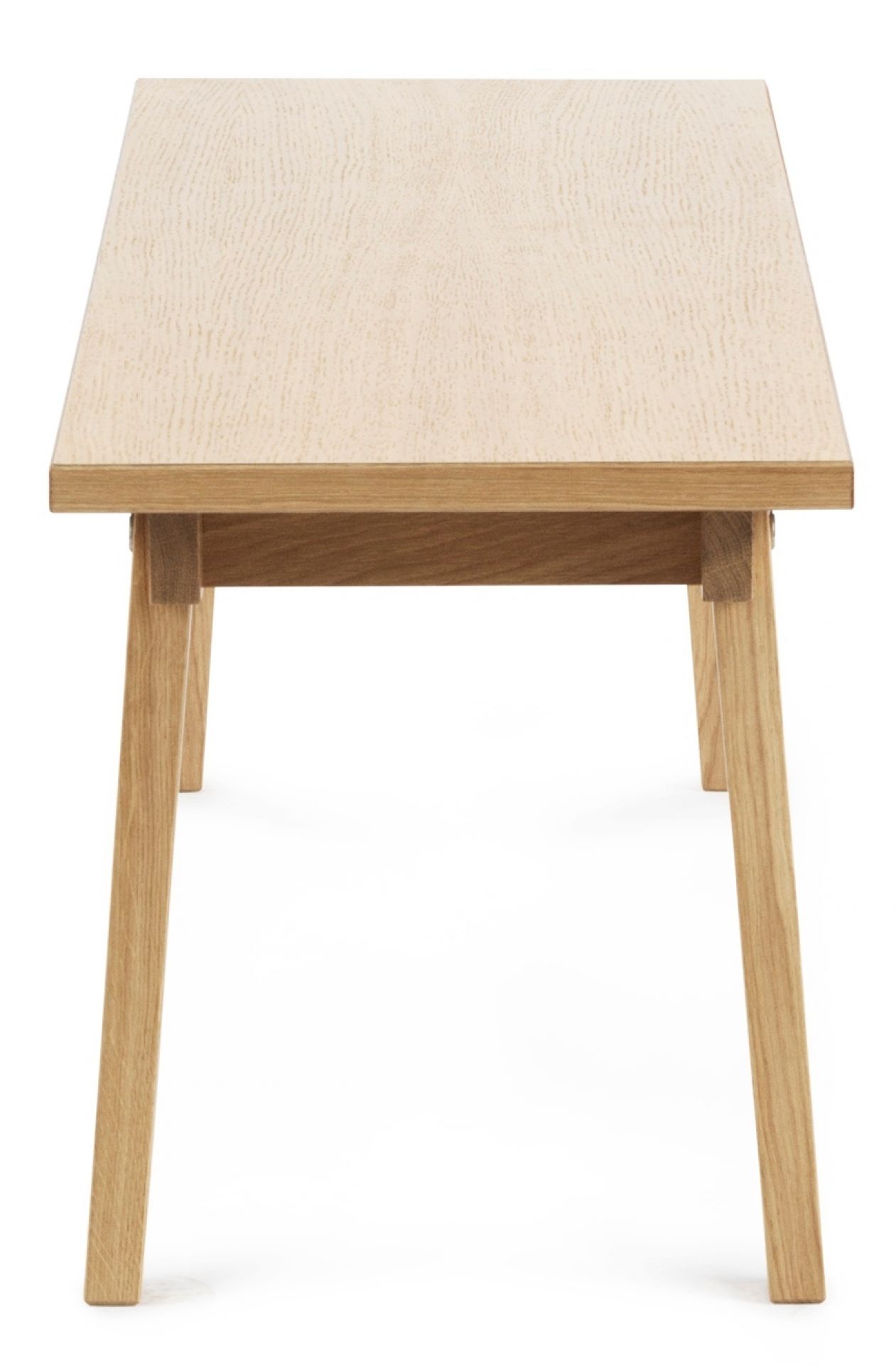 Slice Bench Bank von Normann Copenhagen aus Eichenholz, Frontalansicht. Moderne Sitzbank für Esszimmer.