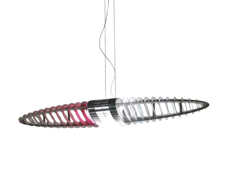 D17Q Queen Titania Pendelleuchte von Luceplan, moderne Hängelampe mit farbigen Lamellen.