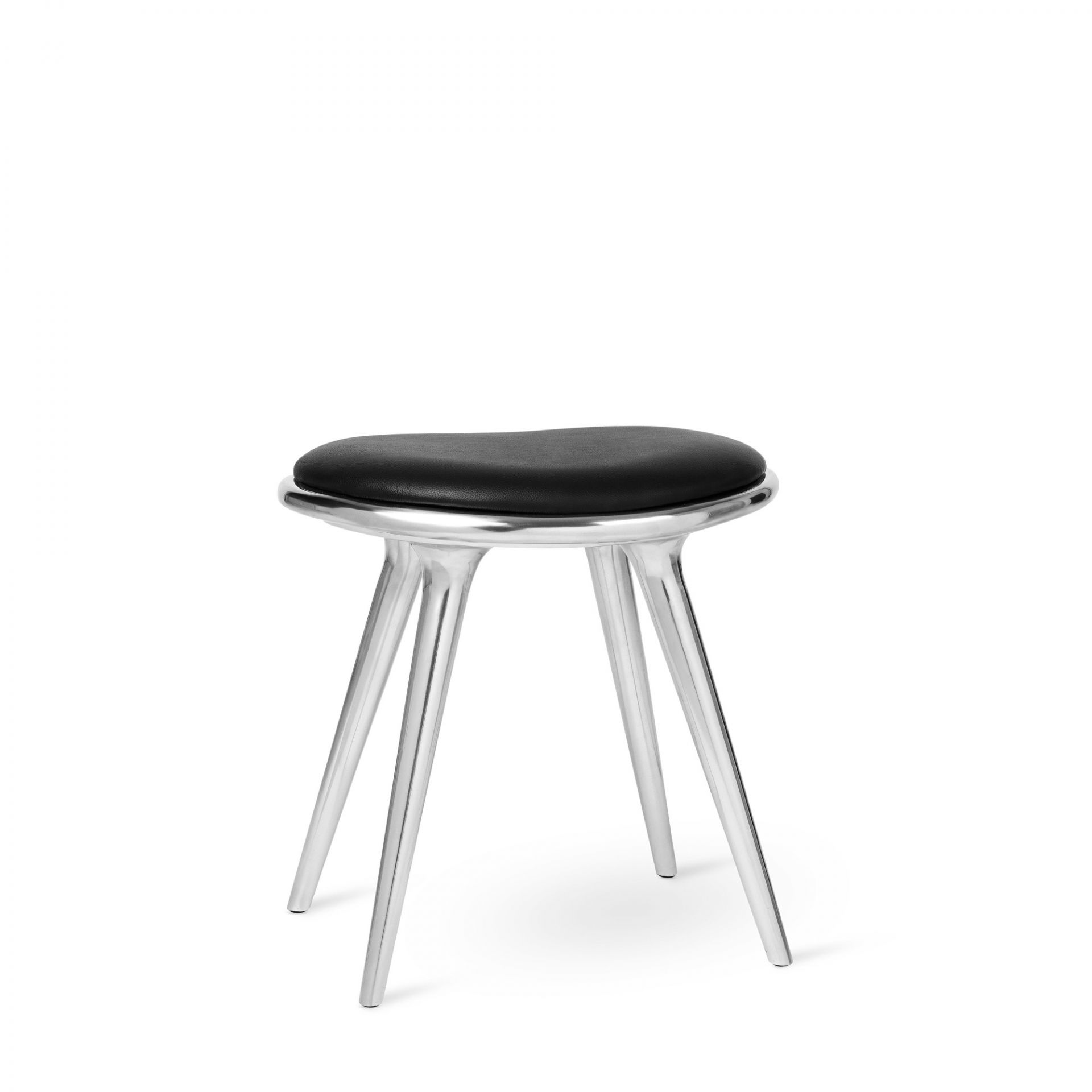 Low Stool Hocker aus Aluminium mit schwarzer Sitzfläche, modernes Design für Wohnzimmer und Büro.