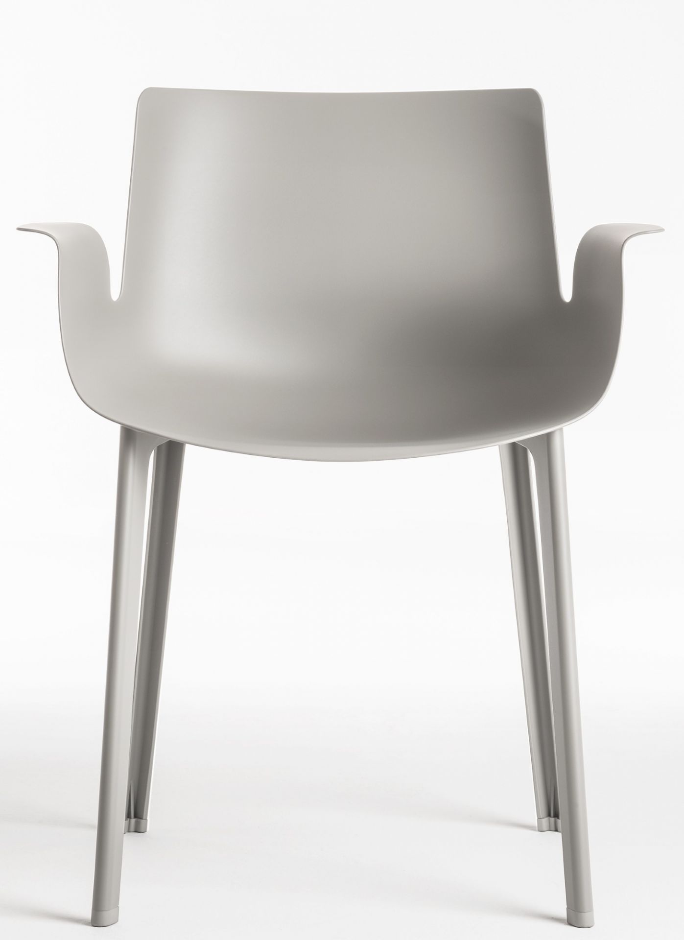 Piuma Stuhl von Kartell, senffarben, aus Kunststoff mit Armlehnen, moderner Design Stuhl.