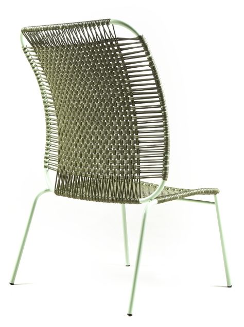Cielo Lounge Chair, Outdoor Stuhl in Olivegrün/Pastellgrün, geflochtene Sitzfläche und Rückenlehne.