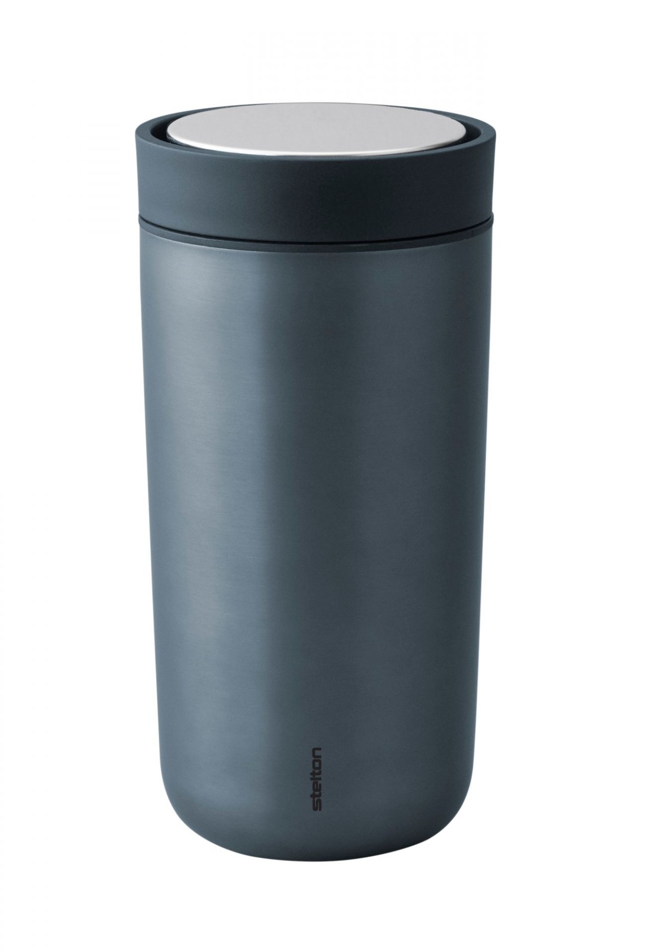 Blauer Stelton To Go Click Thermobecher 0,4 l aus Edelstahl mit silbernem Deckel für unterwegs.